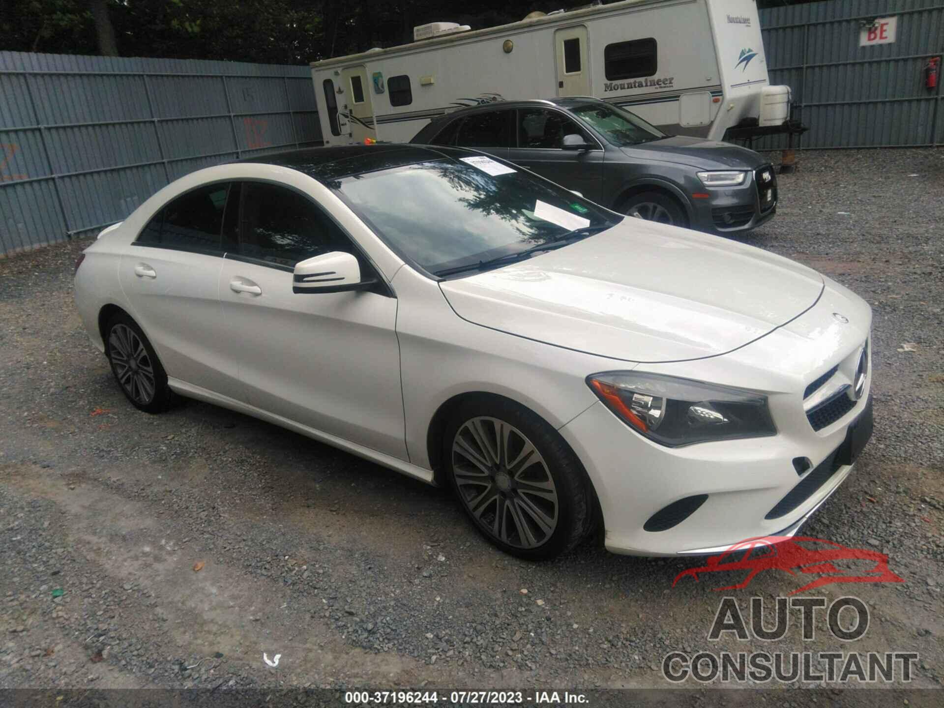 MERCEDES-BENZ CLA 2017 - WDDSJ4GB5HN484269