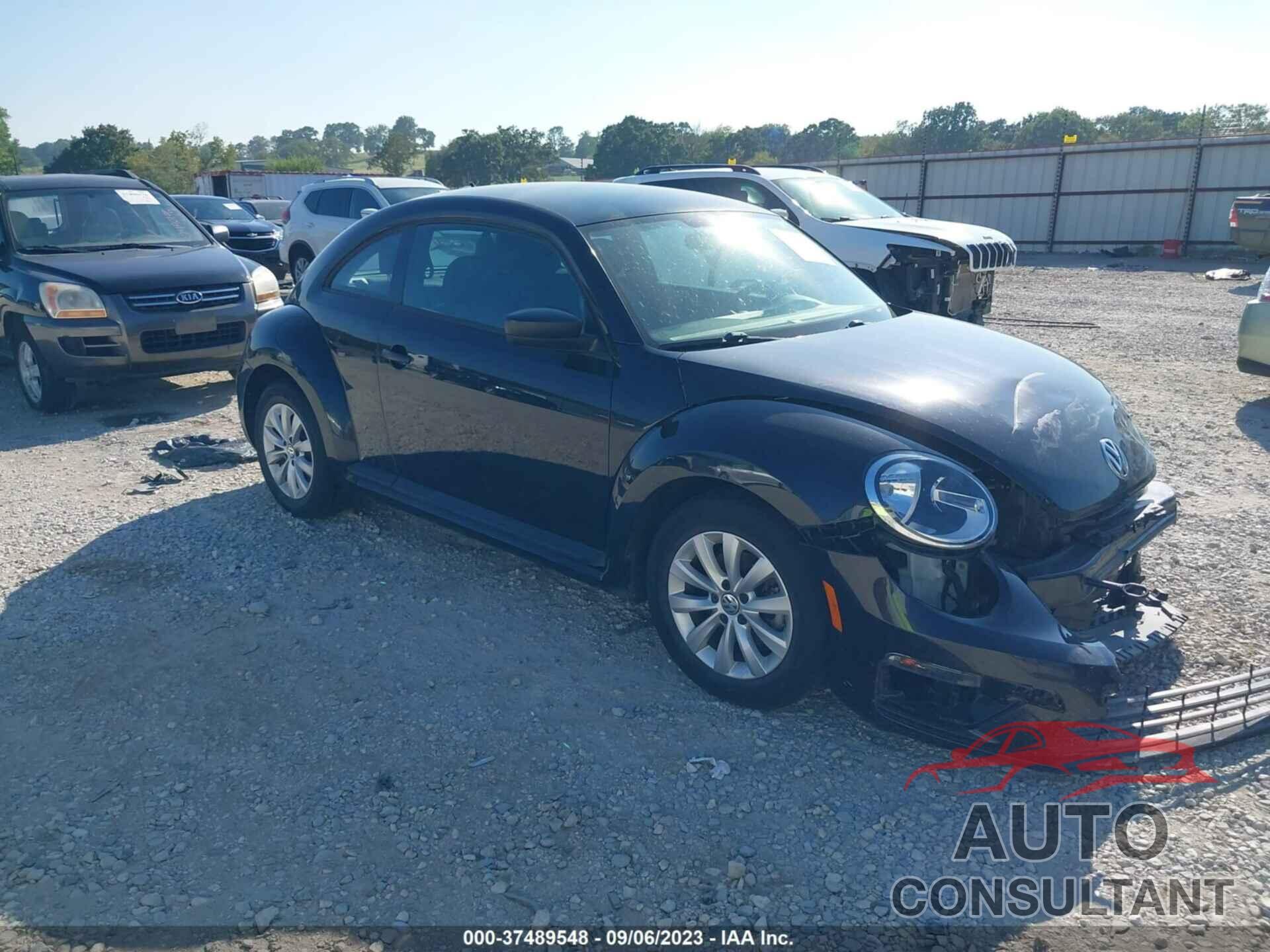 VOLKSWAGEN BEETLE 2017 - 3VWF17AT6HM621824