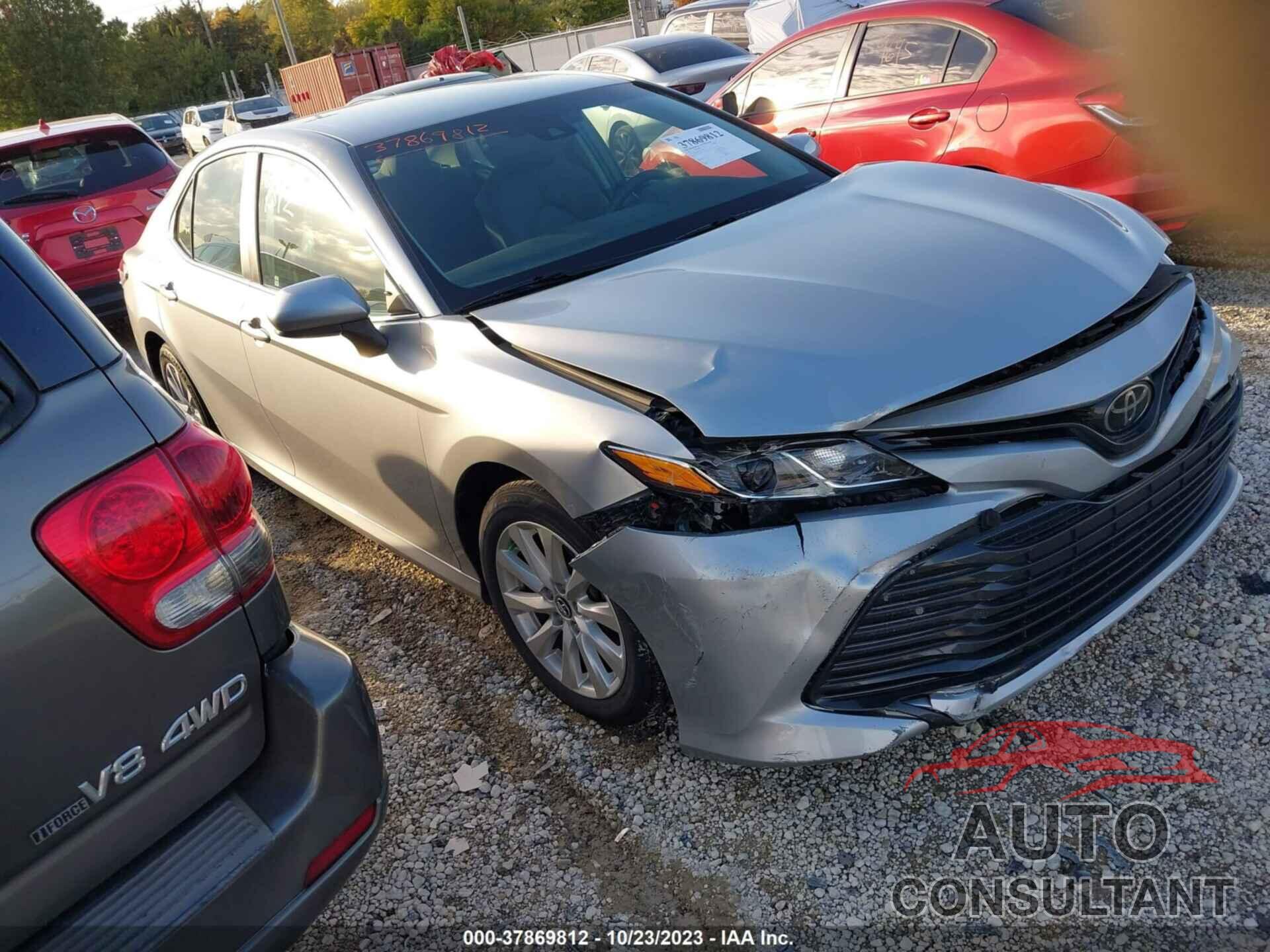 TOYOTA CAMRY 2018 - 4T1B11HK9JU114294