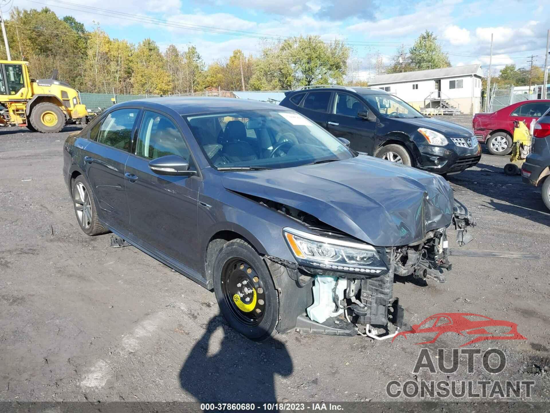 VOLKSWAGEN PASSAT 2018 - 1VWAA7A31JC047134