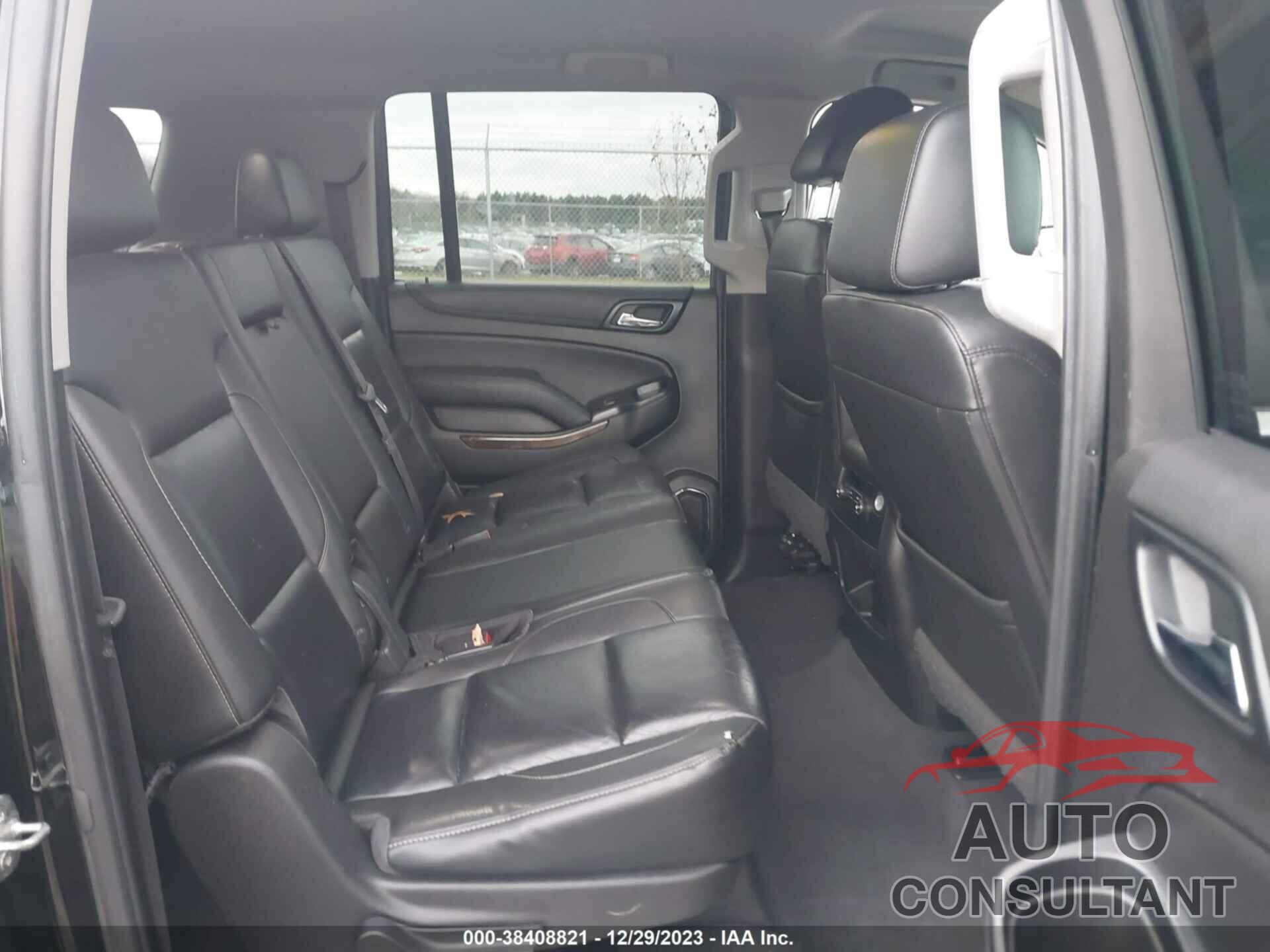 CHEVROLET SUBURBAN 2019 - 1GNSKHKCXKR169456