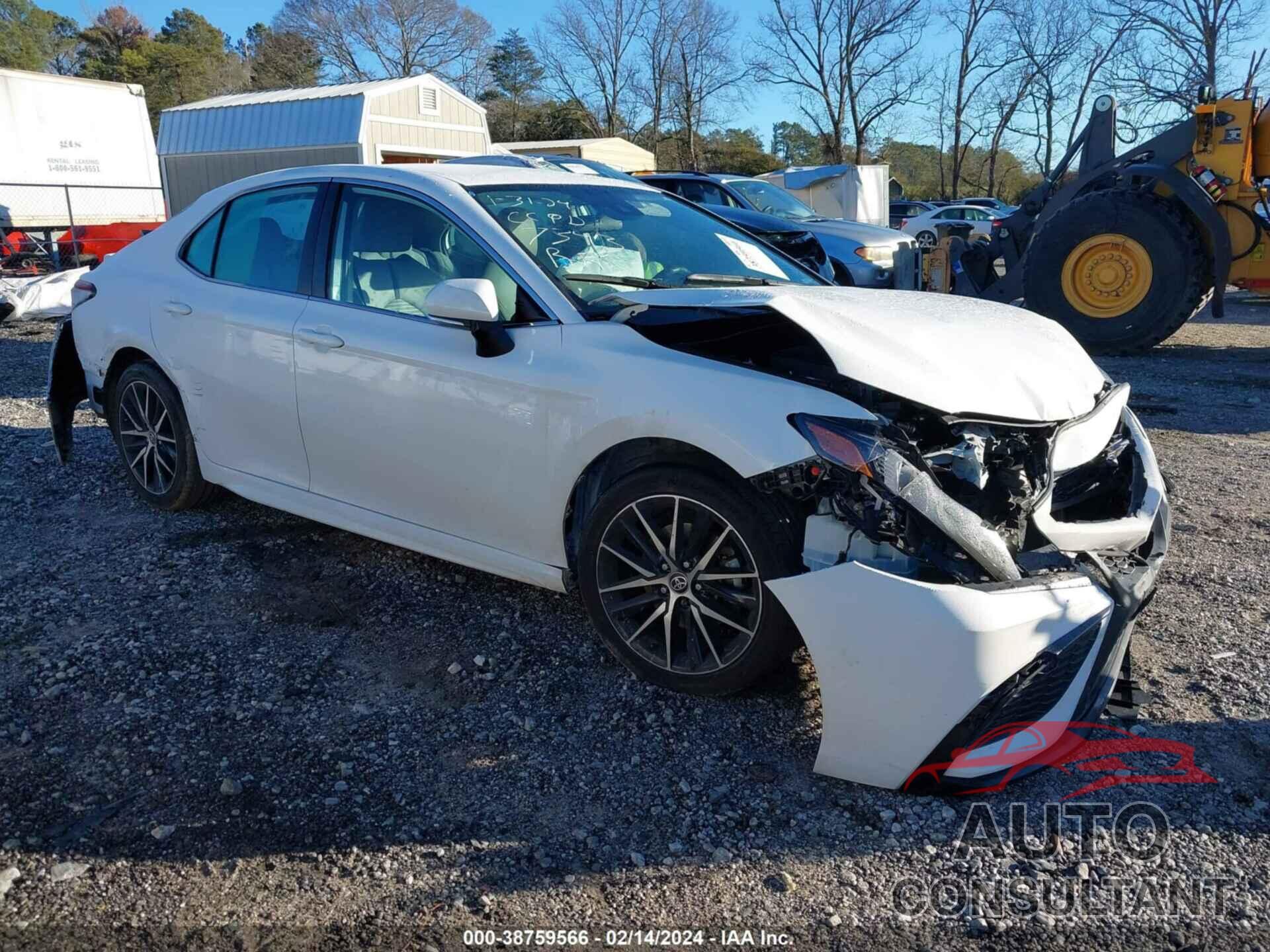 TOYOTA CAMRY 2022 - 4T1G11AK9NU057343
