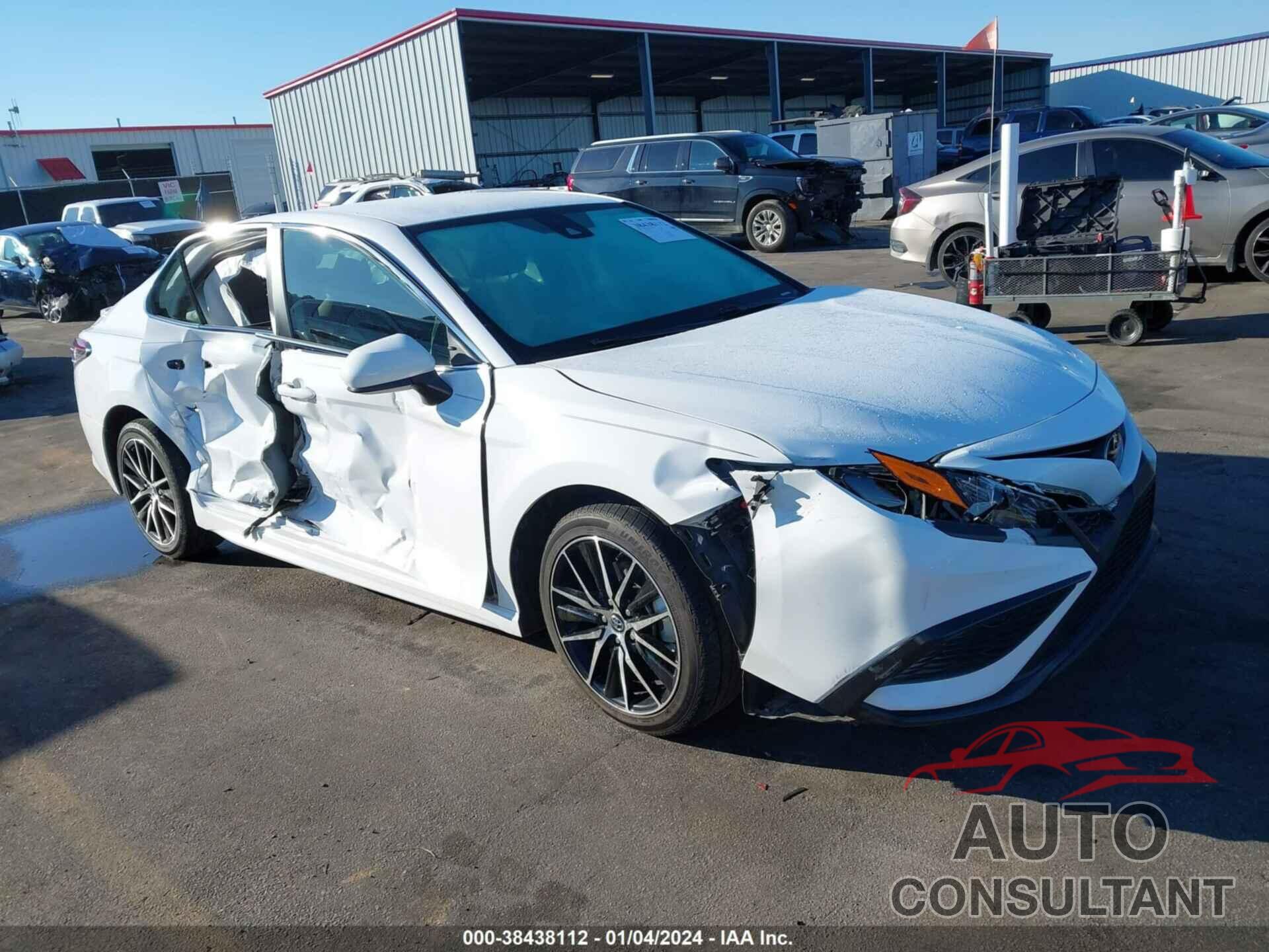 TOYOTA CAMRY 2021 - 4T1G11AKXMU574228