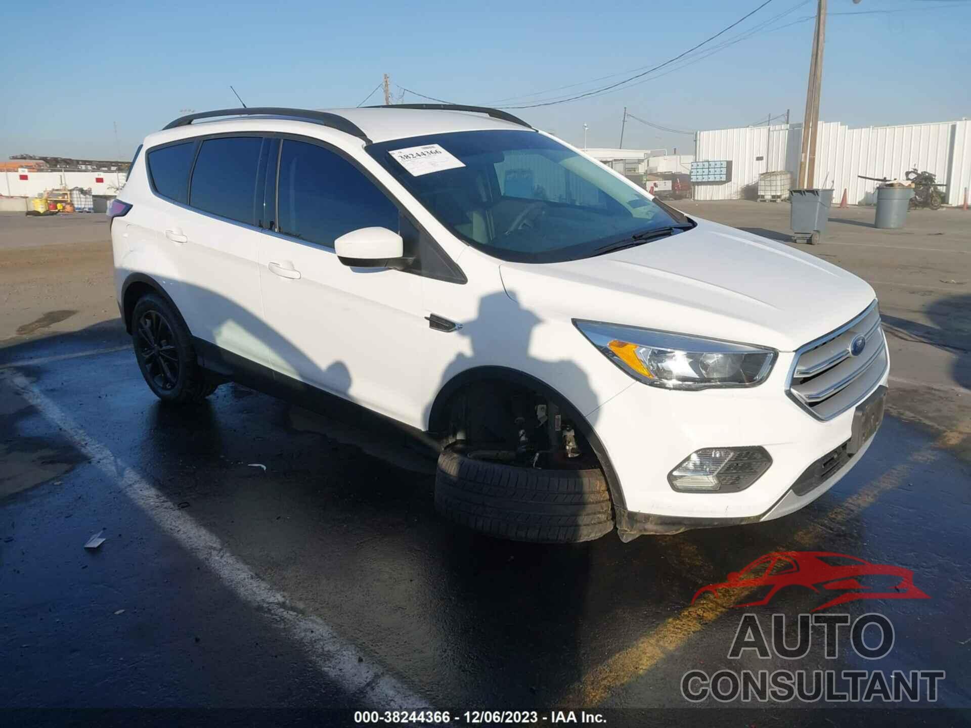 FORD ESCAPE 2018 - 1FMCU0GD6JUA12105
