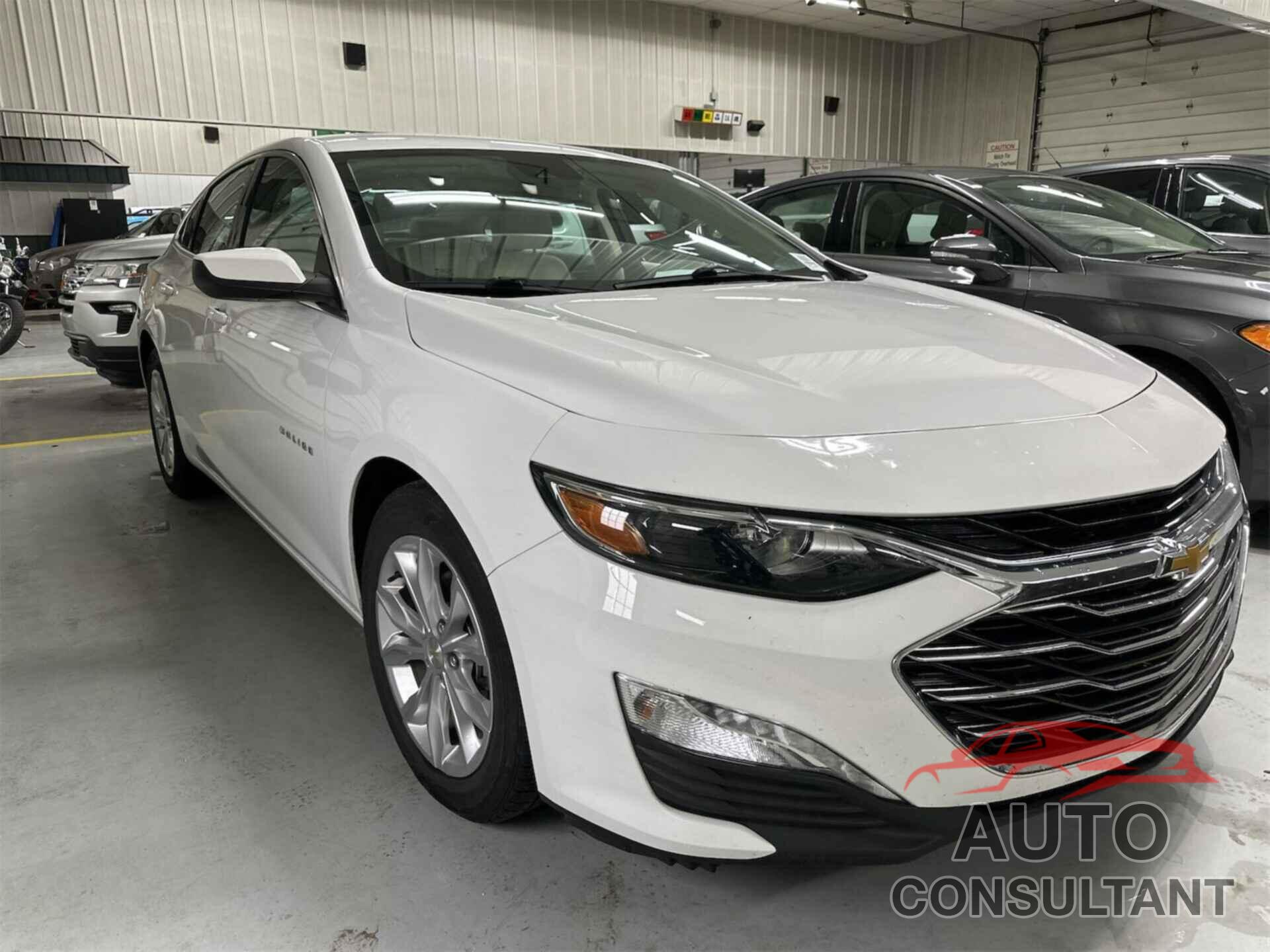 CHEVROLET MALIBU 2020 - 1G1ZD5STXLF130829