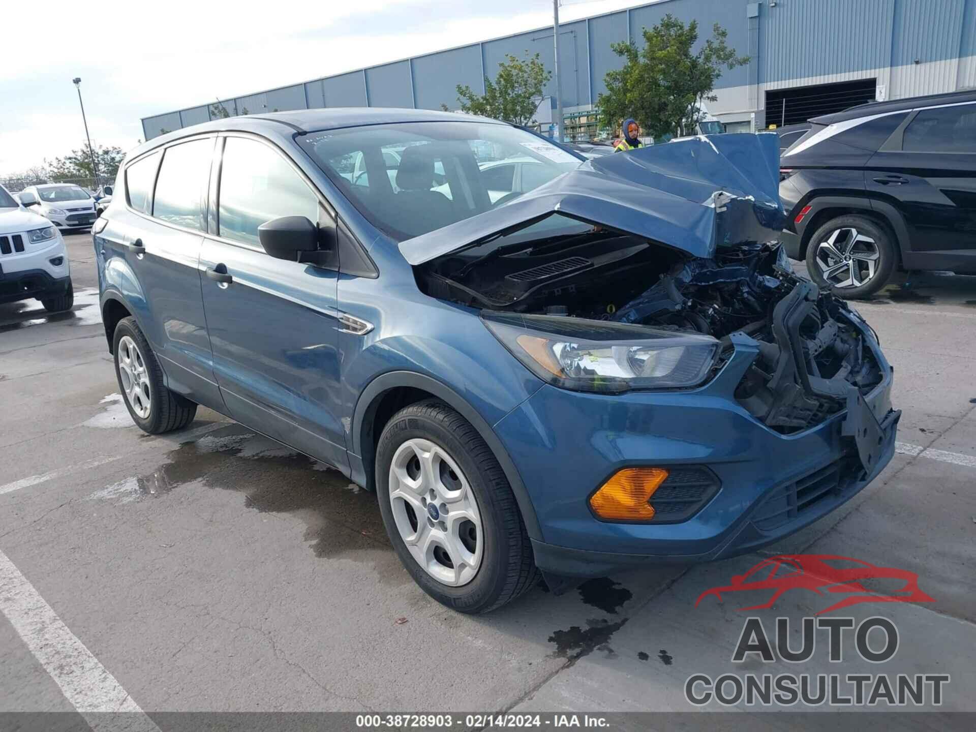 FORD ESCAPE 2018 - 1FMCU0F78JUA57042