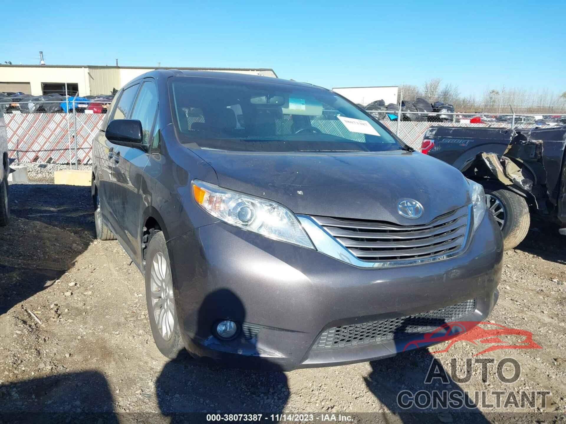 TOYOTA SIENNA 2015 - 5TDYK3DC8FS607076