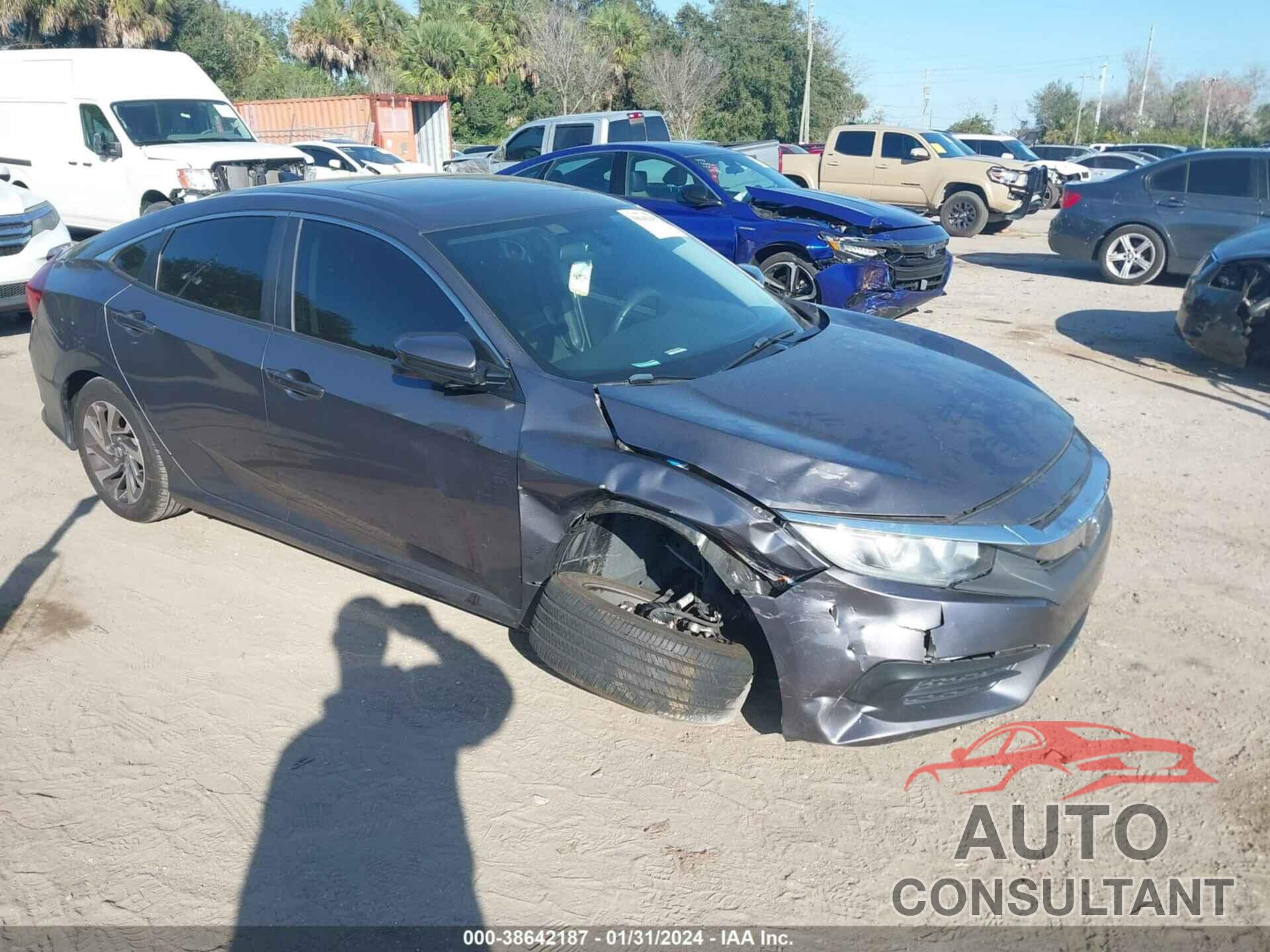 HONDA CIVIC 2018 - 19XFC2F77JE020952