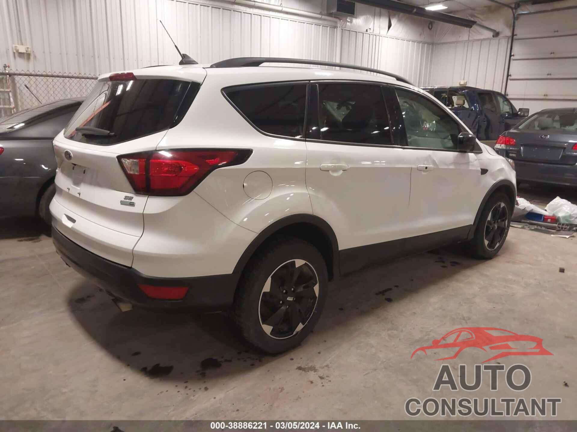 FORD ESCAPE 2019 - 1FMCU9GD9KUB09868