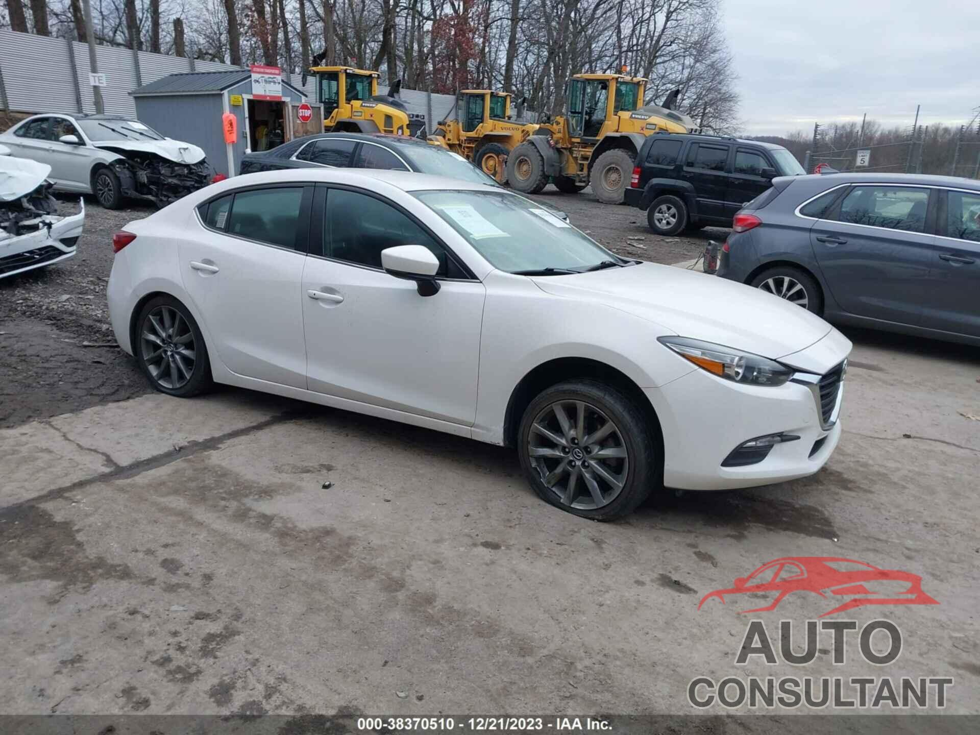 MAZDA MAZDA3 2018 - 3MZBN1V35JM251725