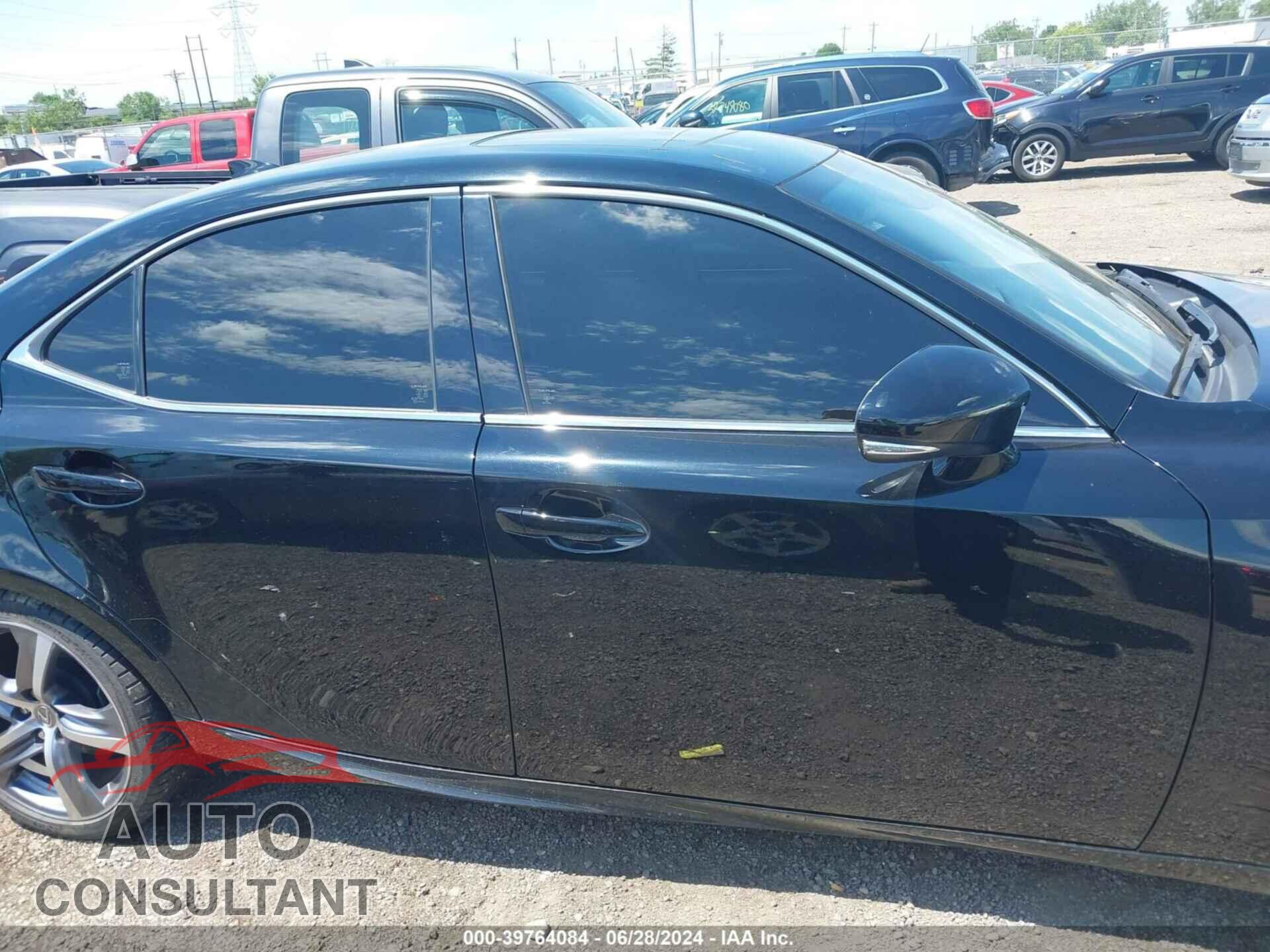 LEXUS IS 300 2017 - JTHCM1D25H5020714