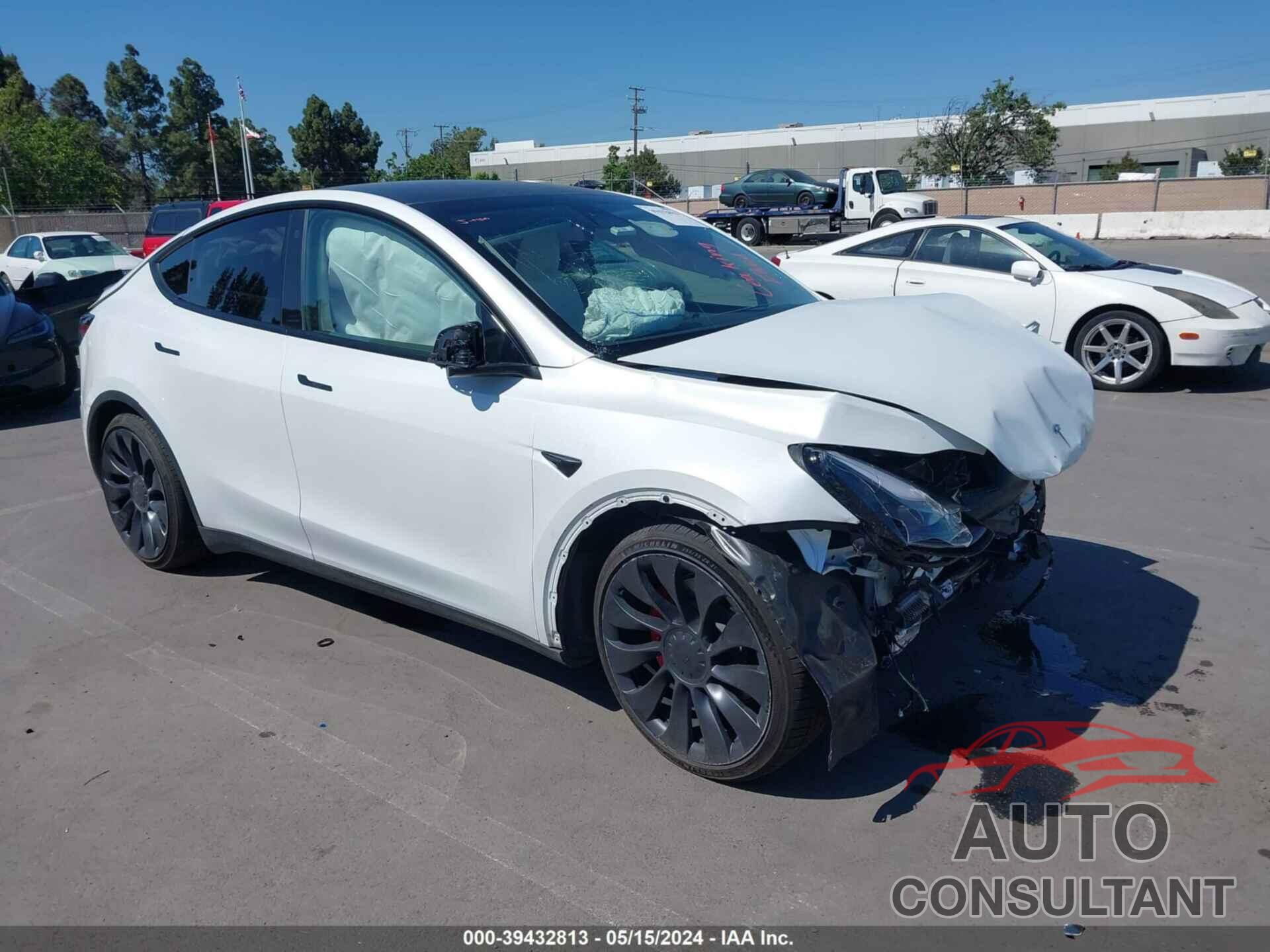 TESLA MODEL Y 2023 - 7SAYGDEF1PF737791