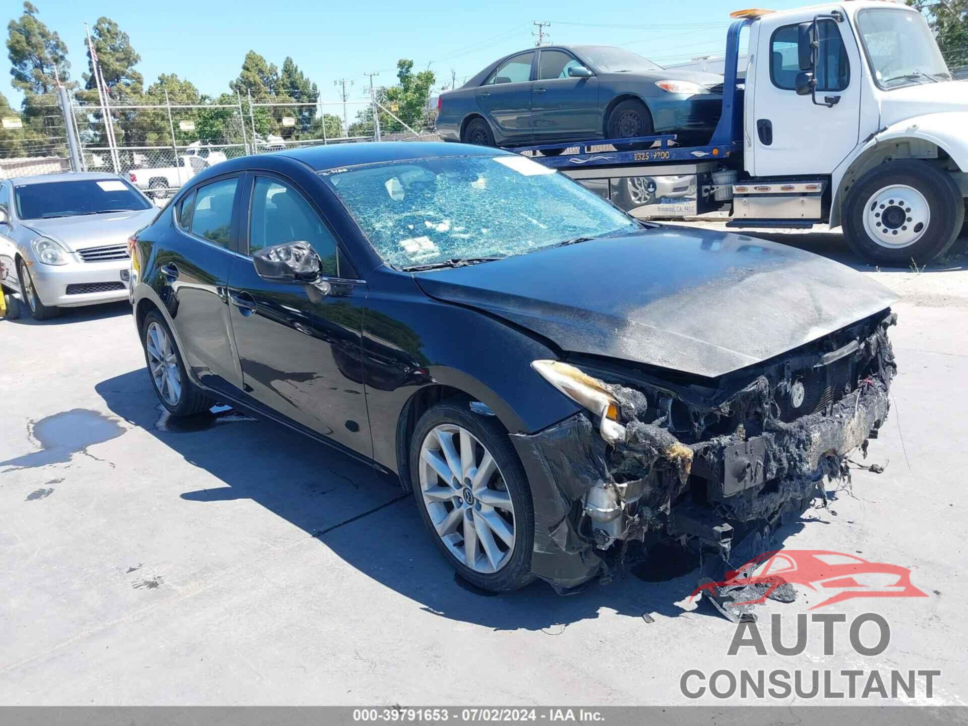 MAZDA MAZDA3 2017 - JM1BN1V78H1101394