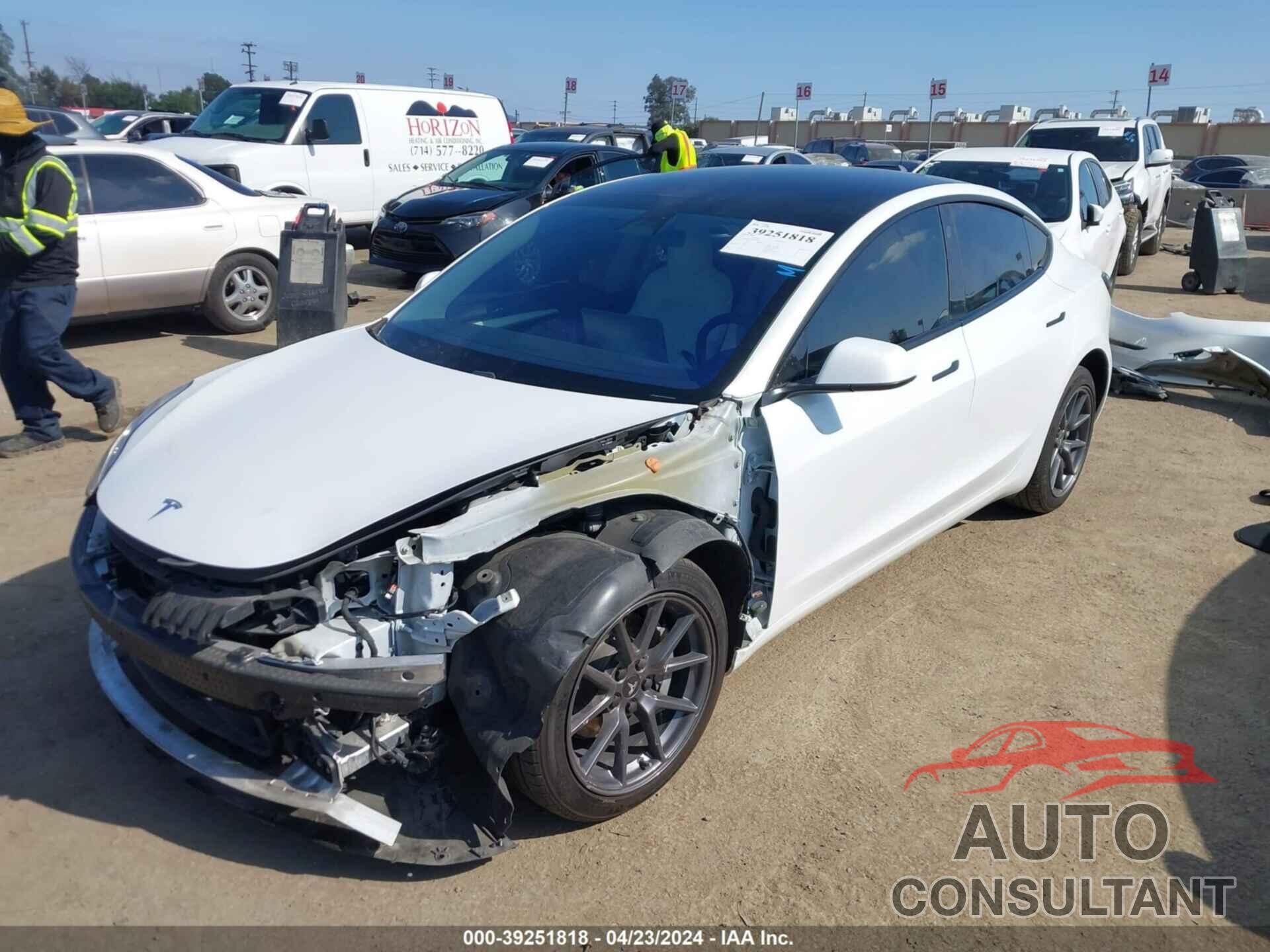 TESLA MODEL 3 2021 - 5YJ3E1EB0MF074492