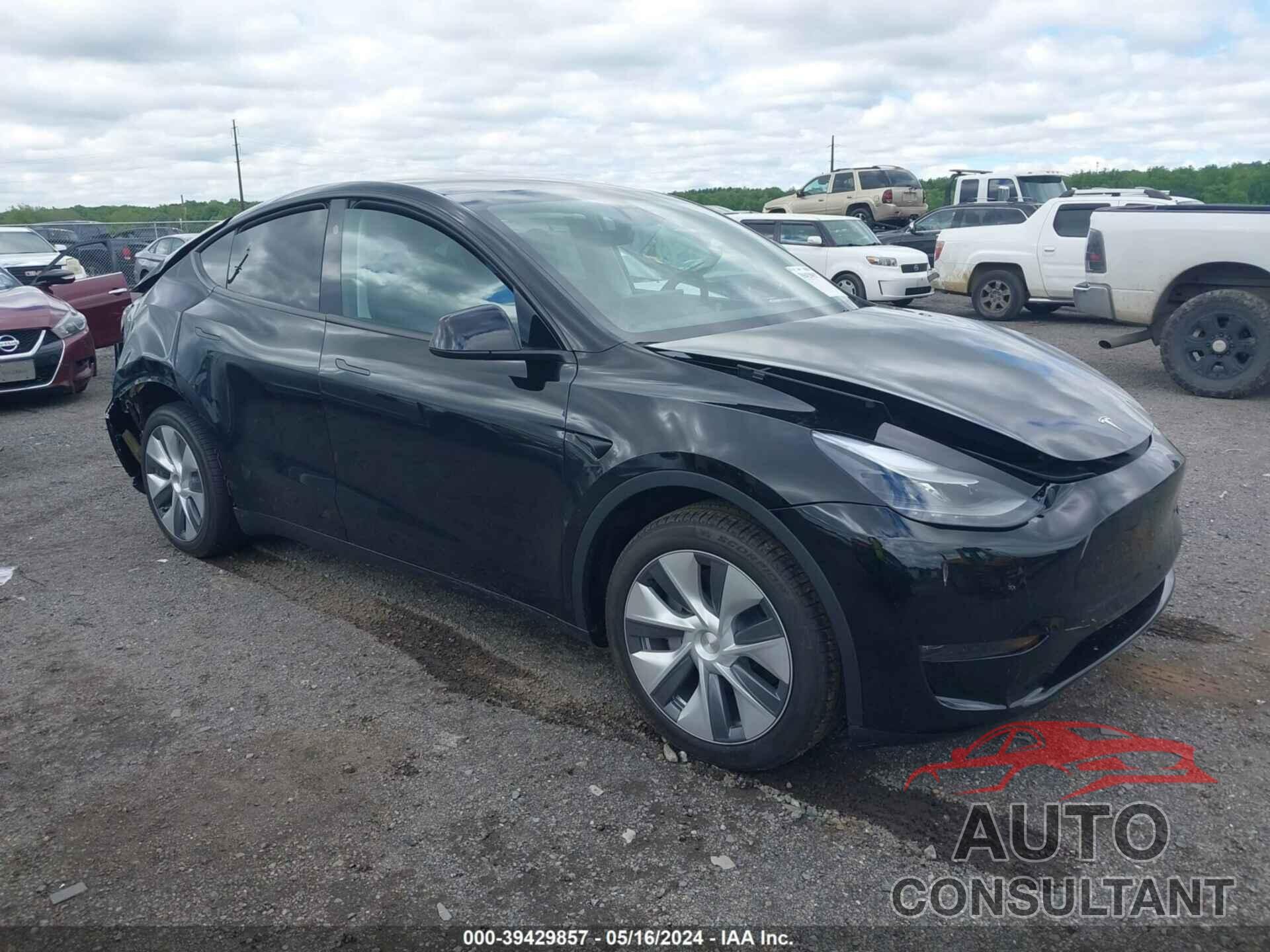 TESLA MODEL Y 2024 - 7SAYGDEE3RA222492