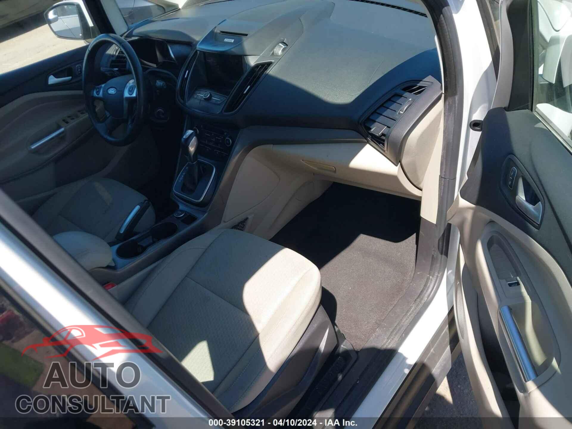 FORD C-MAX 2017 - 1FADP5AU3HL117213