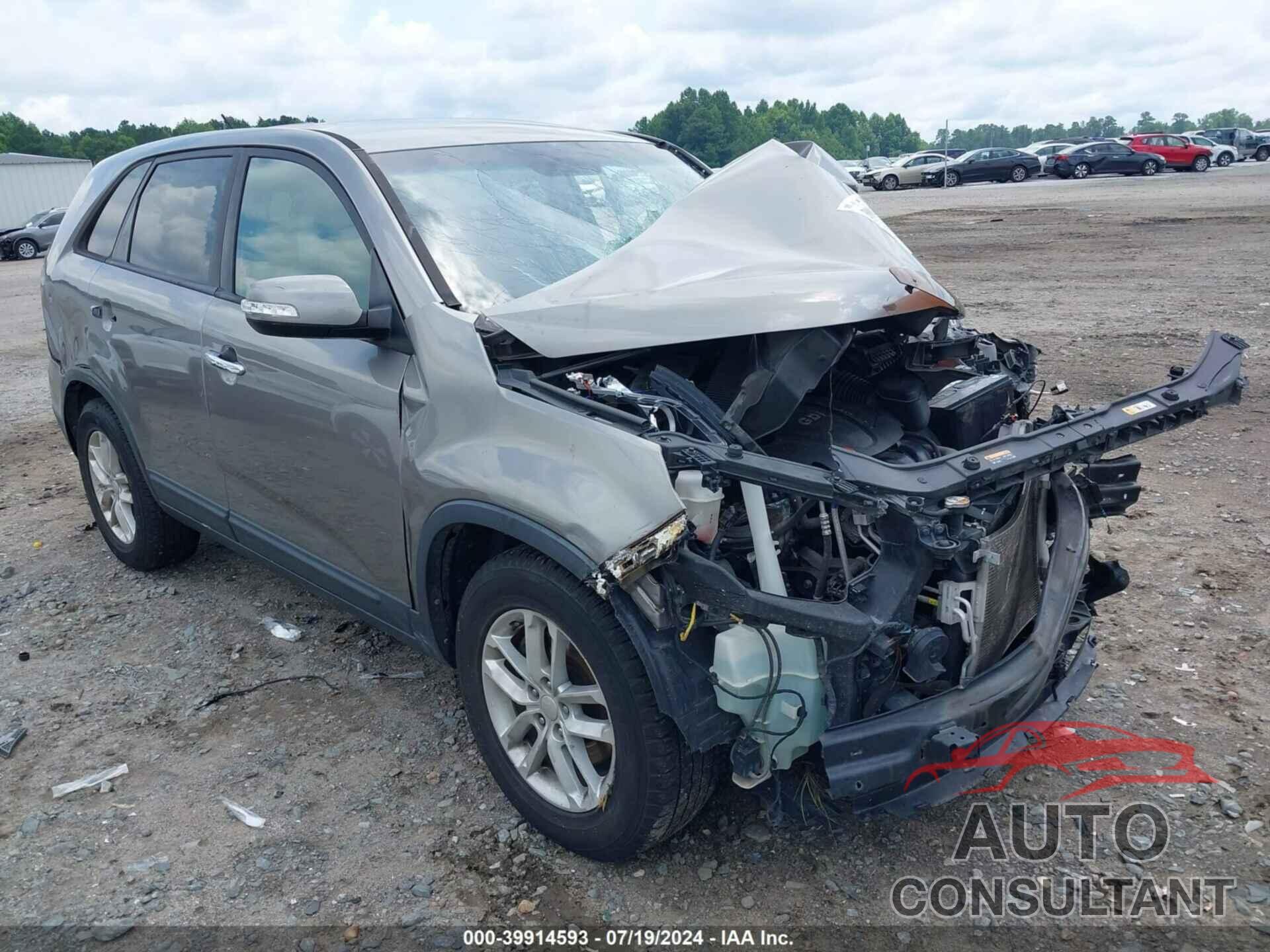 KIA SORENTO 2015 - 5XYKT3A68FG643624