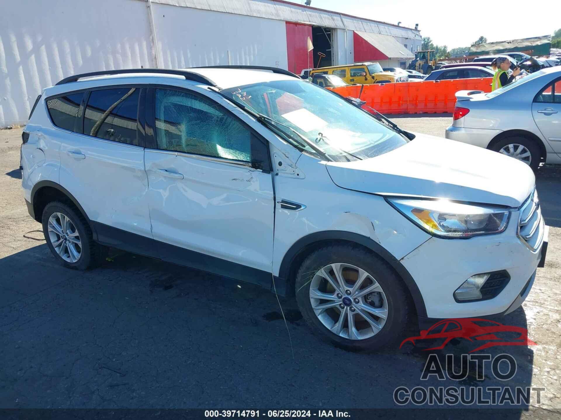 FORD ESCAPE 2018 - 1FMCU9GD6JUB62154