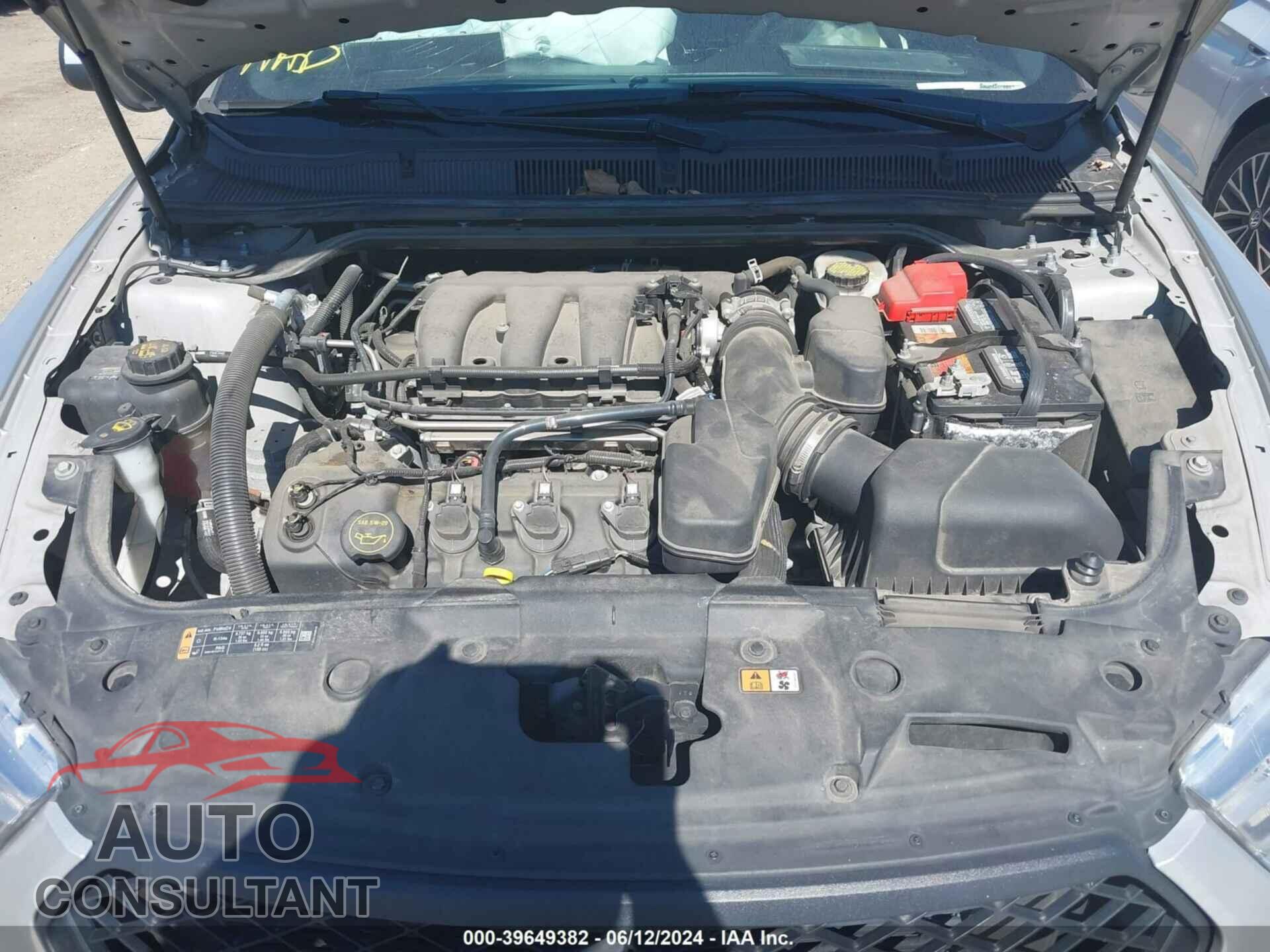 FORD TAURUS 2019 - 1FAHP2E81KG105588