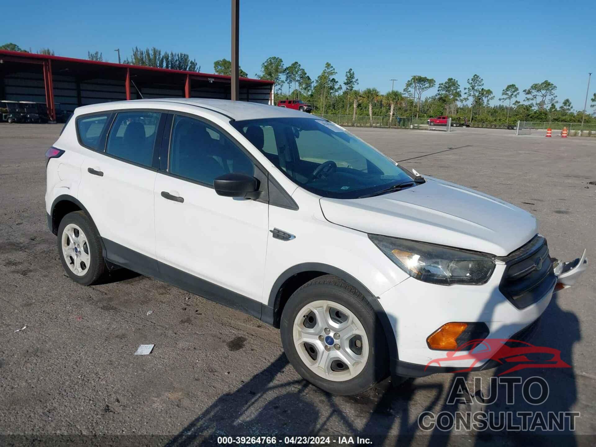 FORD ESCAPE 2018 - 1FMCU0F78JUA17205