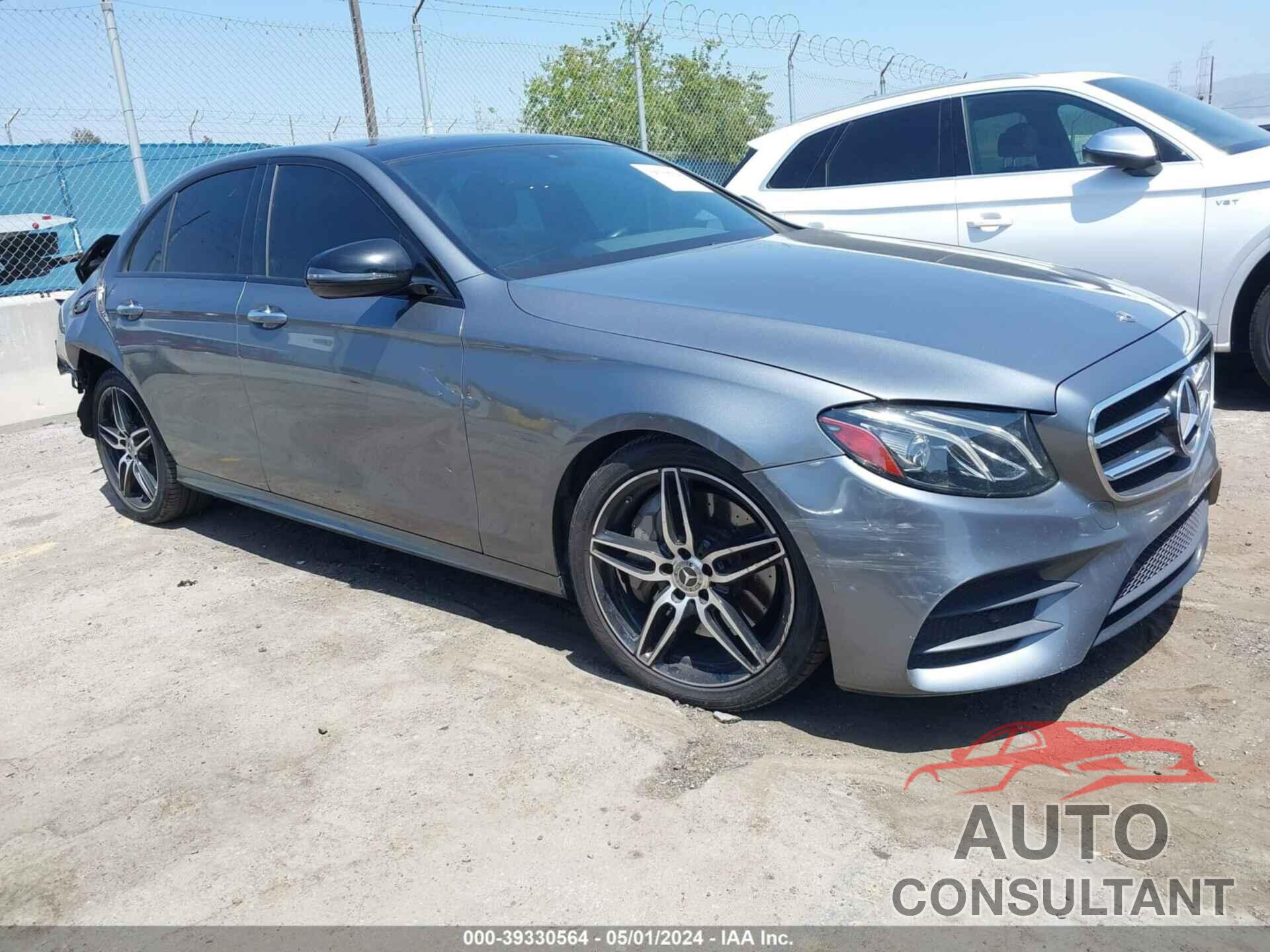 MERCEDES-BENZ E 300 2019 - WDDZF4JB7KA553941