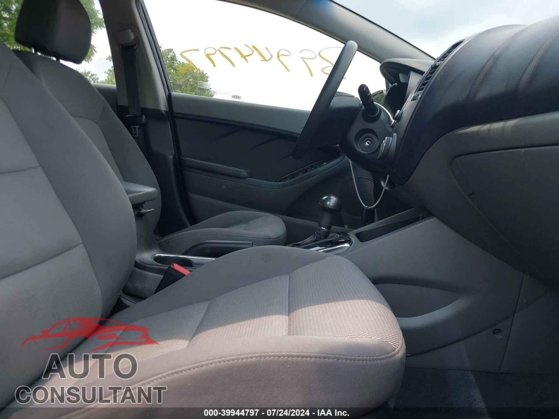 KIA FORTE 2017 - 3KPFK4A7XHE114033