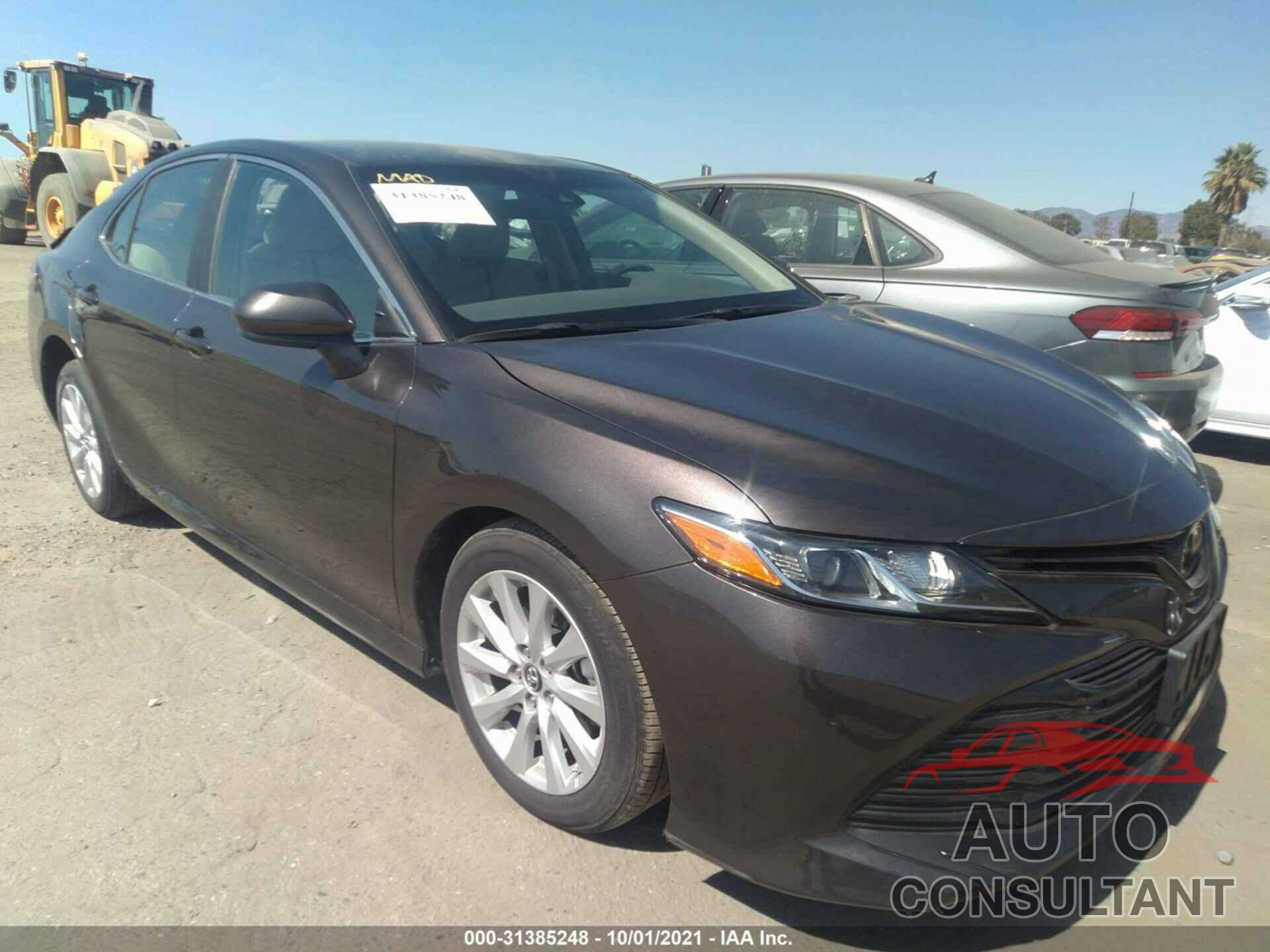 TOYOTA CAMRY 2018 - 4T1B11HK5JU633360