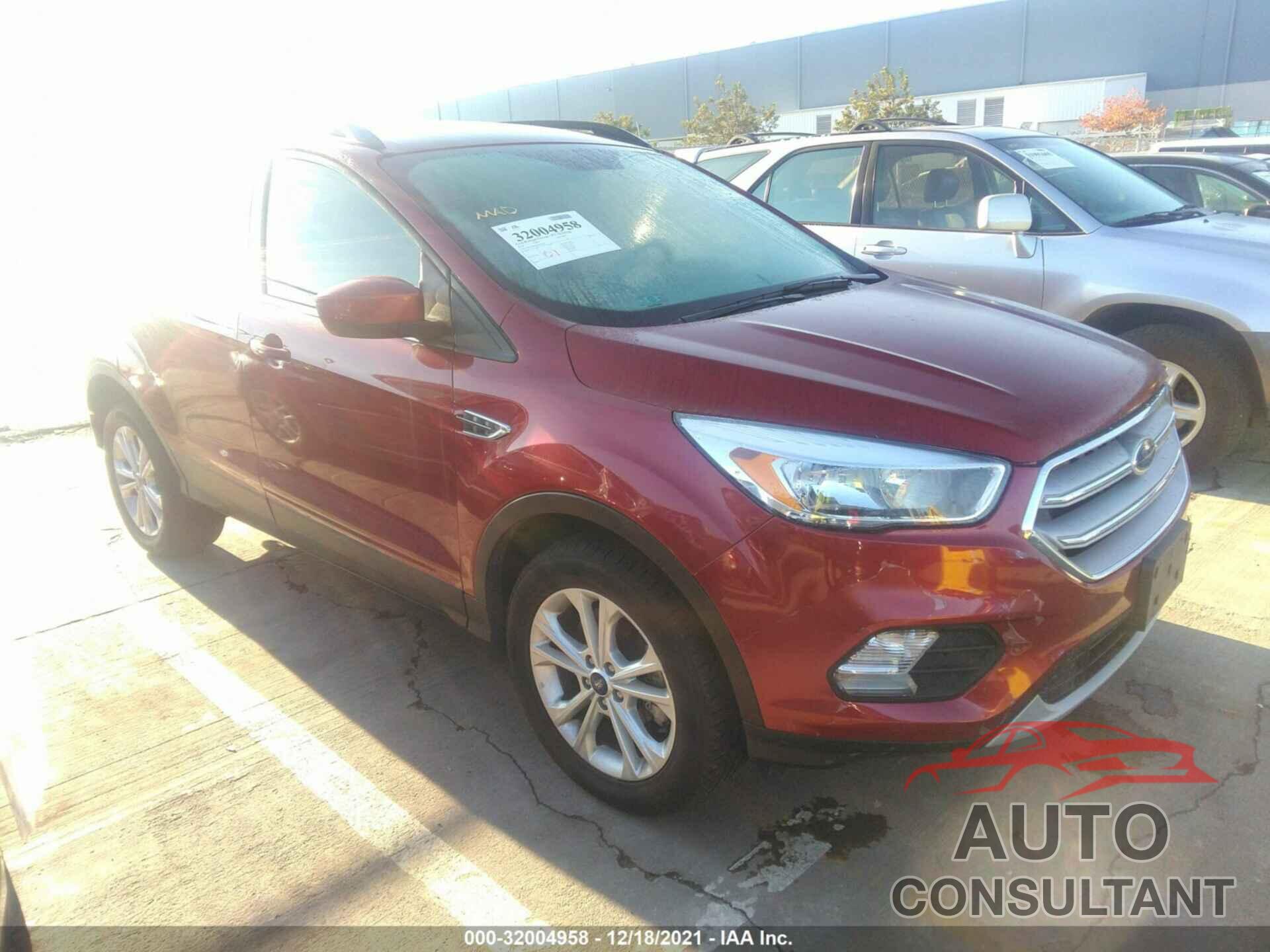 FORD ESCAPE 2018 - 1FMCU0G9XJUC63401