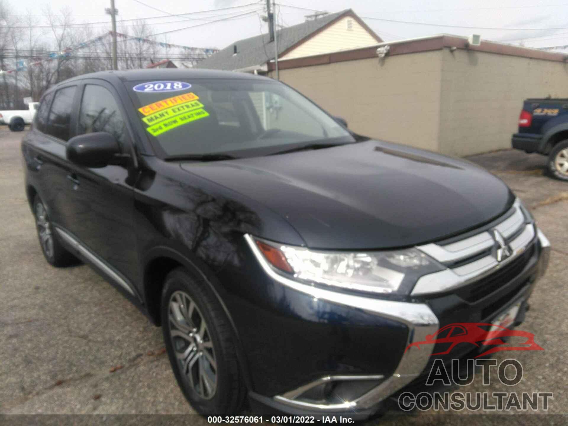 MITSUBISHI OUTLANDER 2018 - JA4AD2A35JZ068508