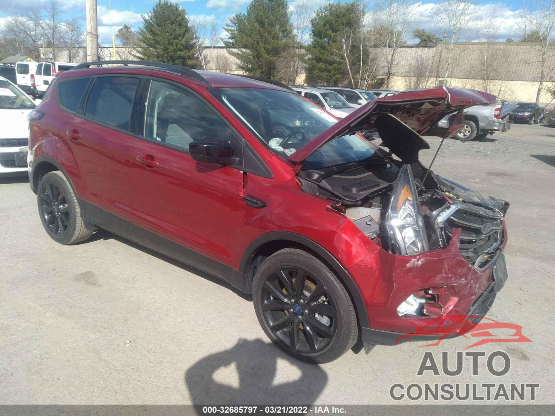 FORD ESCAPE 2018 - 1FMCU9GD3JUA14396