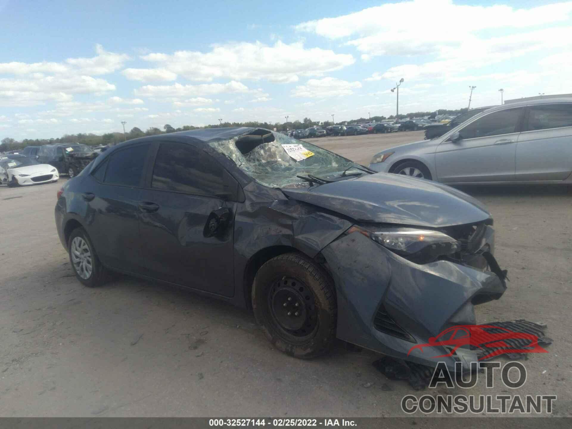 TOYOTA COROLLA 2018 - 5YFBURHEXJP815606