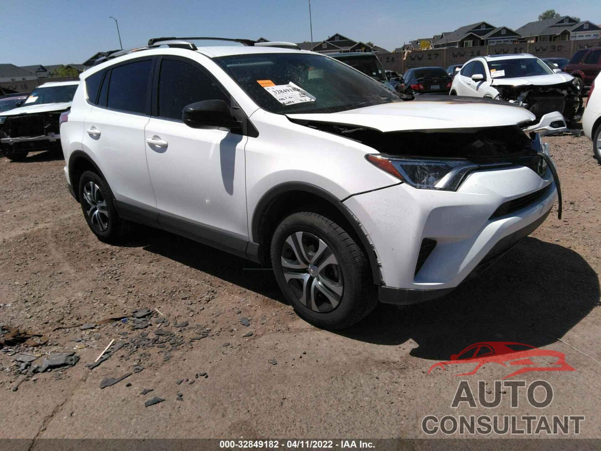 TOYOTA RAV4 2017 - JTMZFREV5HJ139772