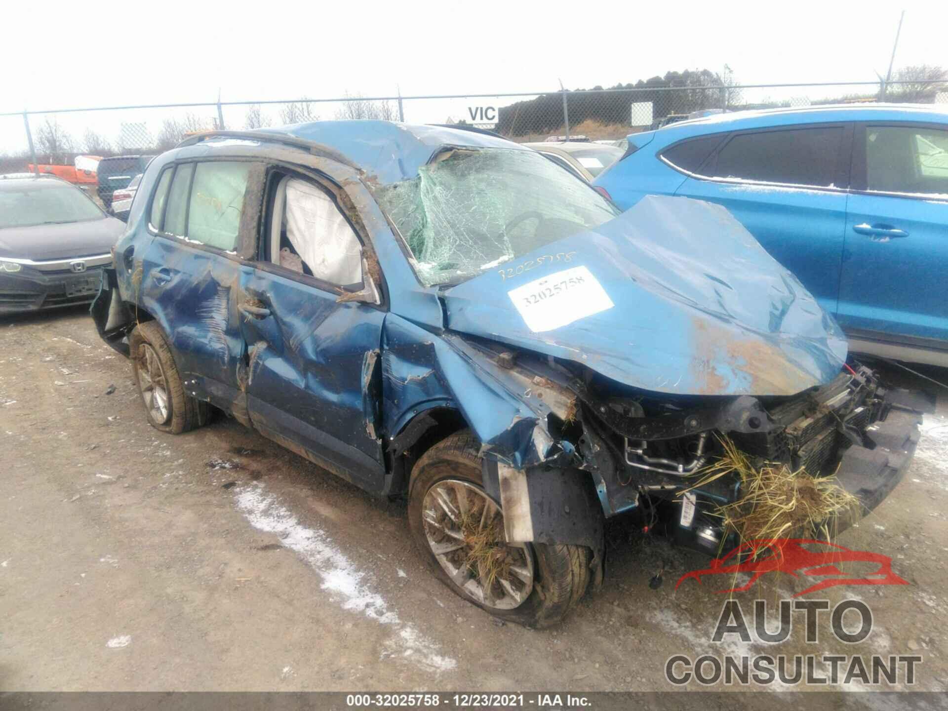 VOLKSWAGEN TIGUAN LIMITED 2018 - WVGBV7AX6JK000262