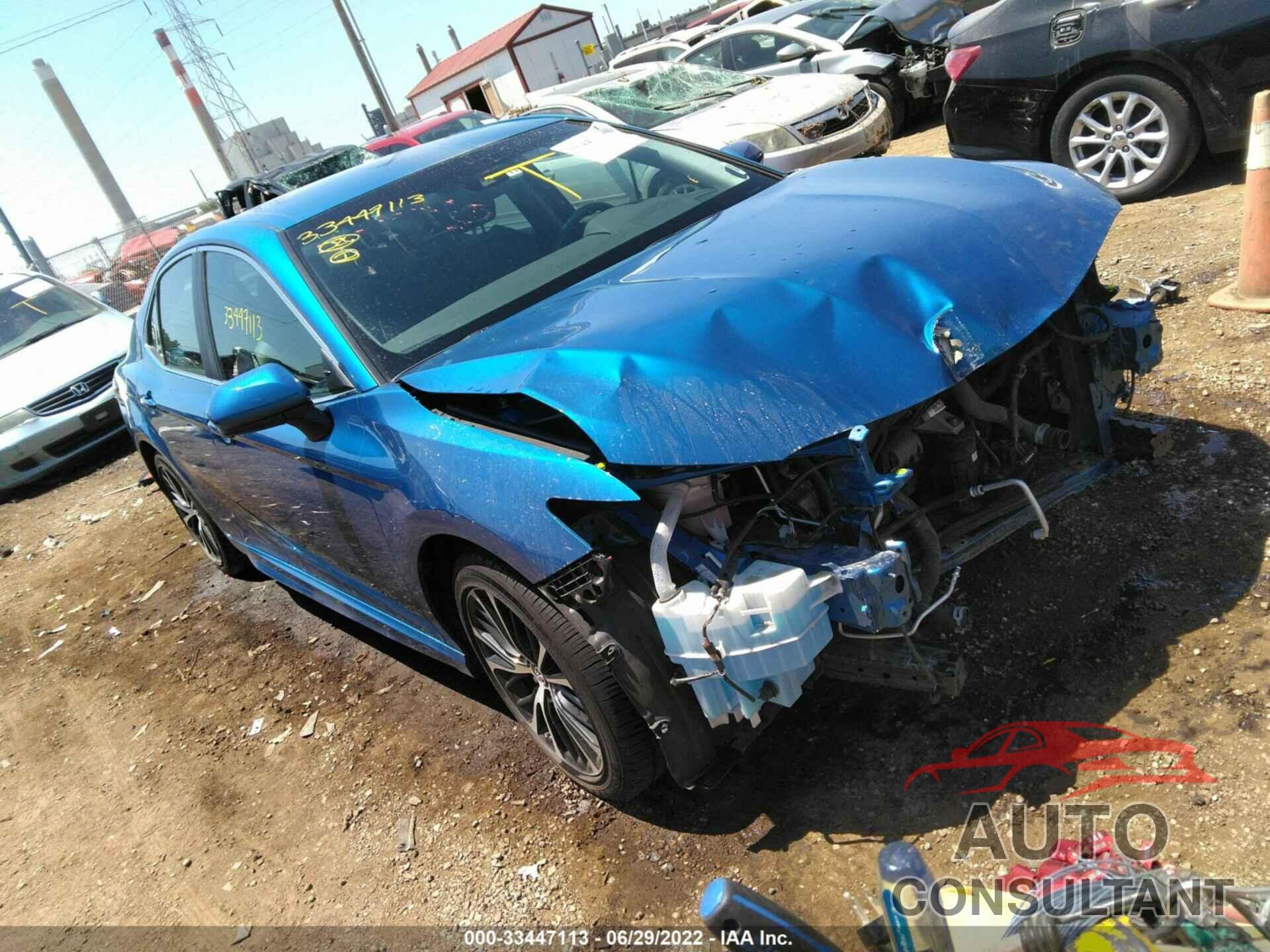TOYOTA CAMRY 2018 - 4T1B11HK5JU154582