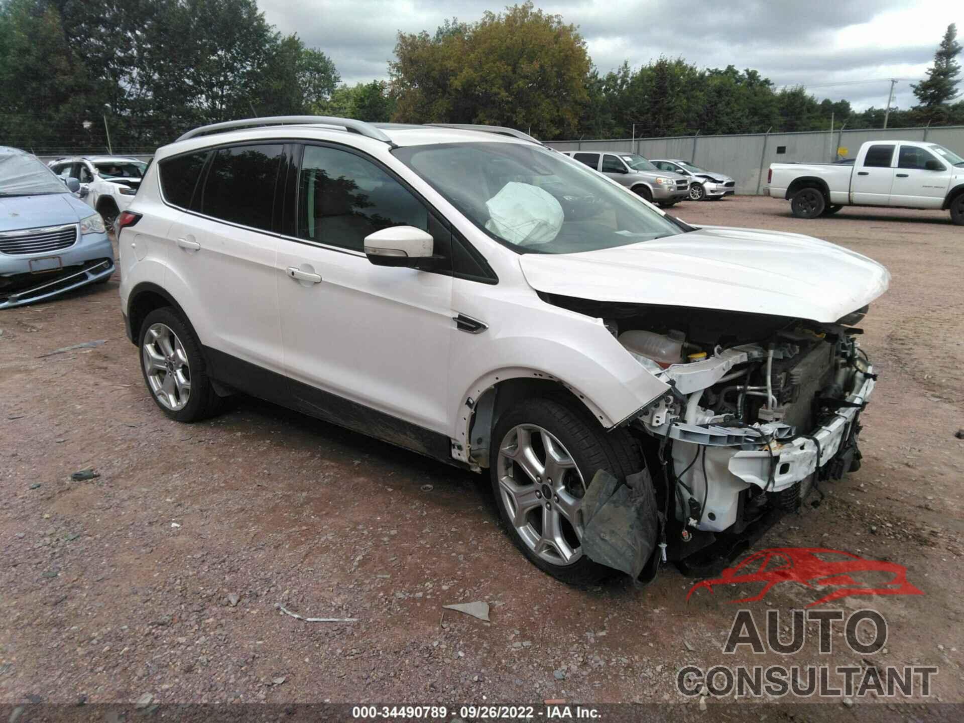 FORD ESCAPE 2018 - 1FMCU9J93JUA67183