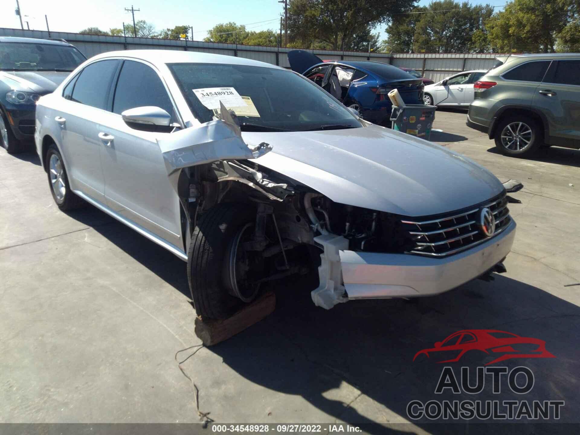 VOLKSWAGEN PASSAT 2017 - 1VWAT7A39HC078667