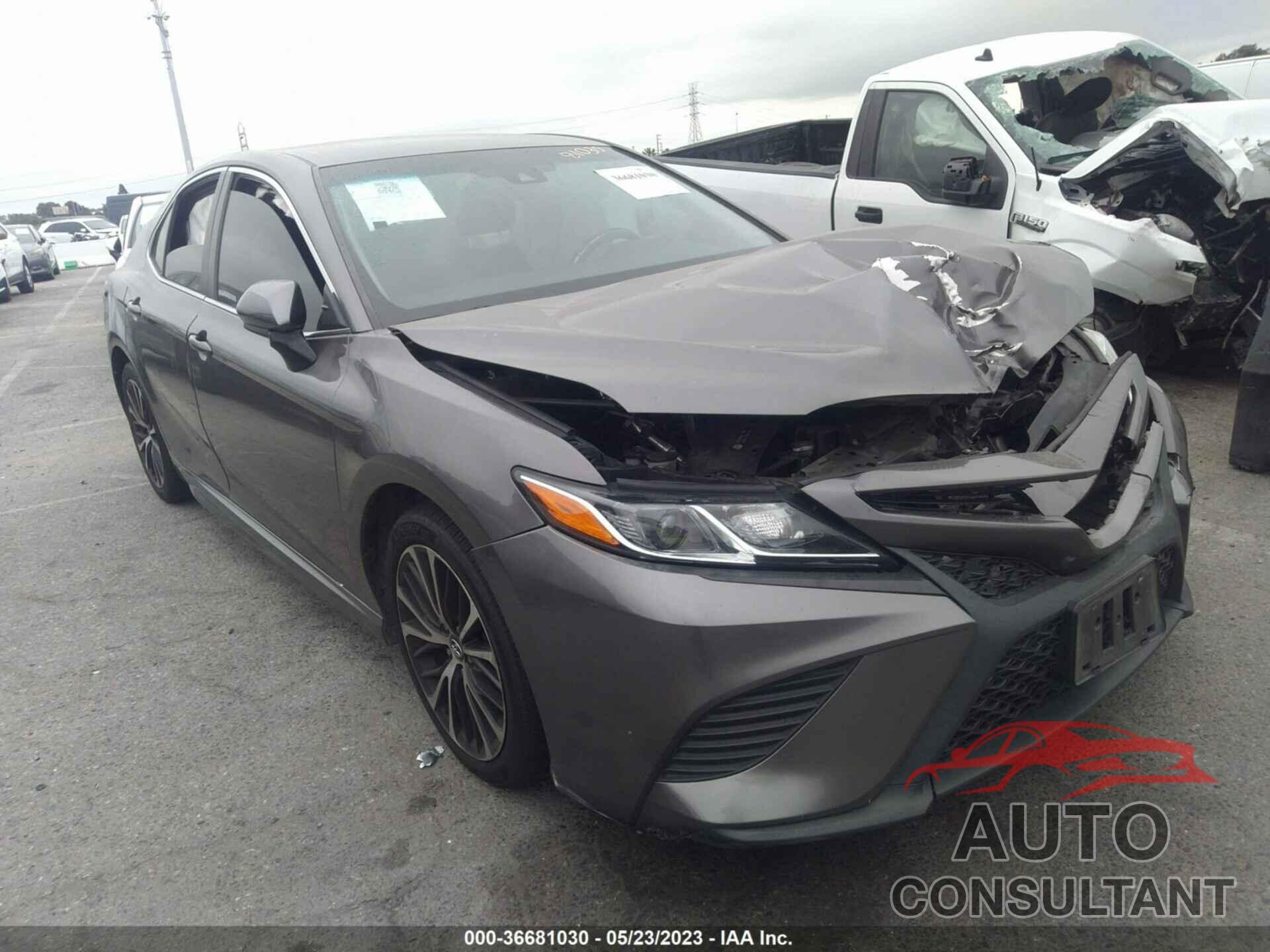 TOYOTA CAMRY 2018 - 4T1B11HK5JU597668