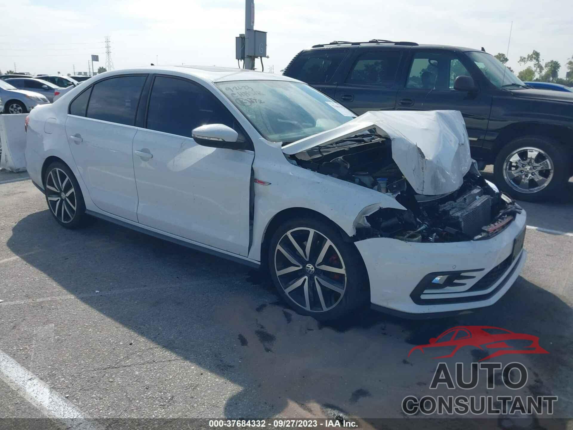 VOLKSWAGEN JETTA 2018 - 3VW4T7AJ1JM209817