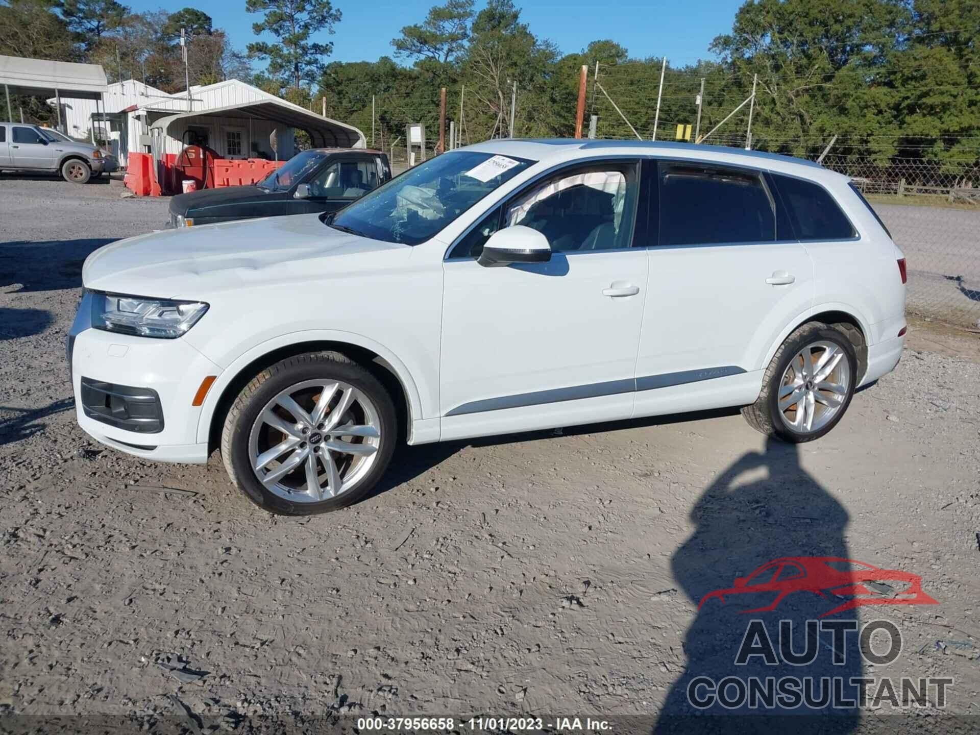 AUDI Q7 2018 - WA1VAAF76JD055120