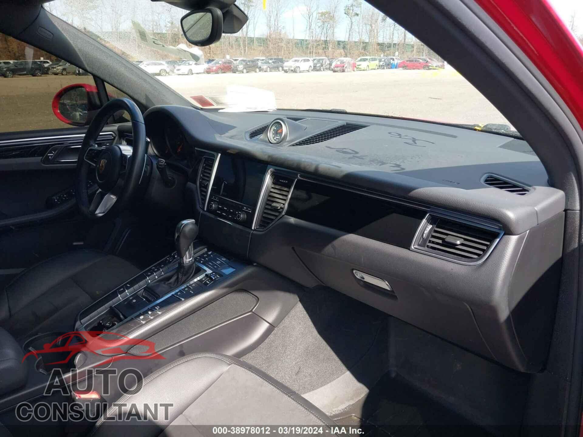 PORSCHE MACAN 2018 - WP1AA2A57JLB17662