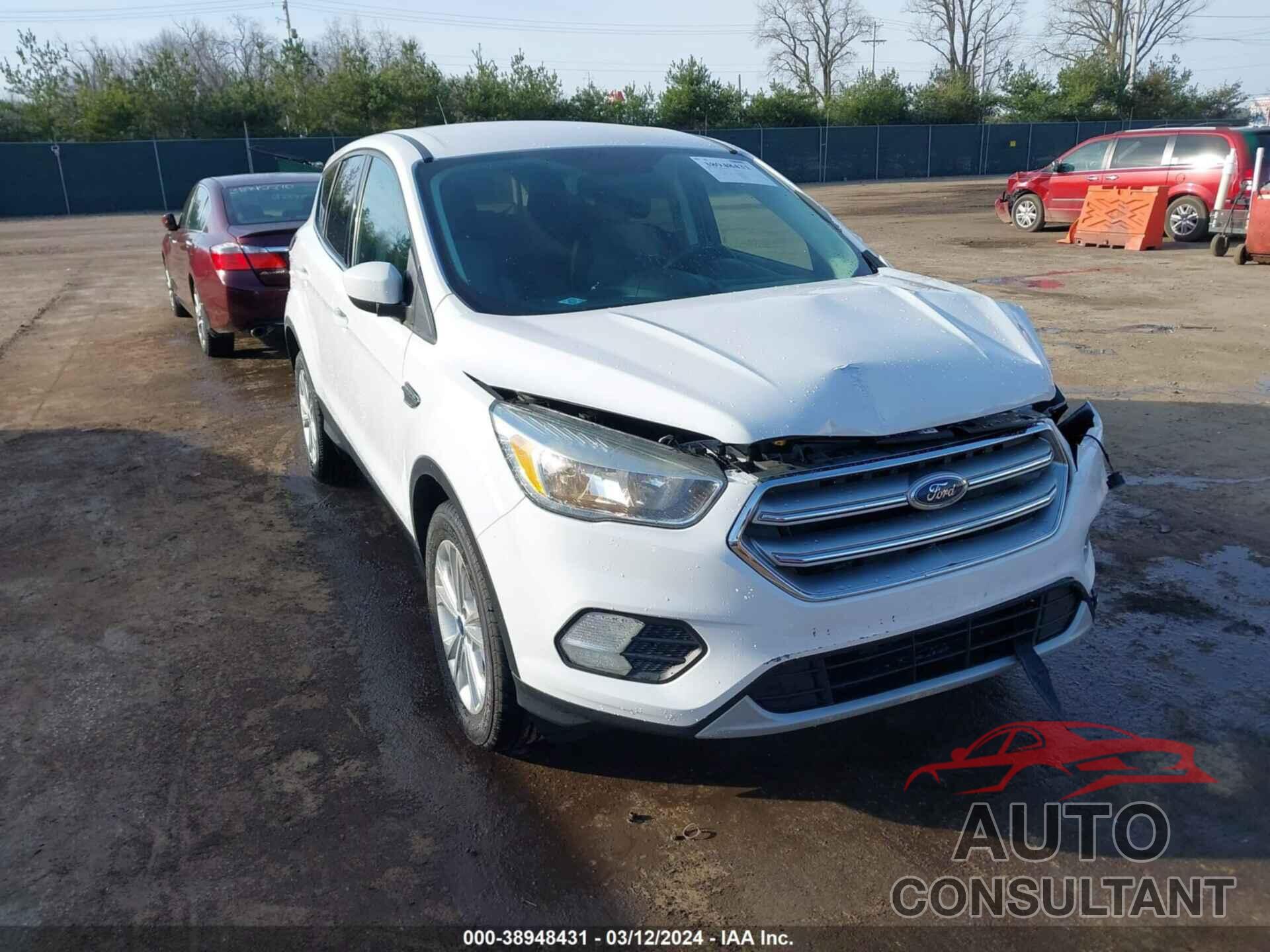 FORD ESCAPE 2017 - 1FMCU9GD9HUC98837