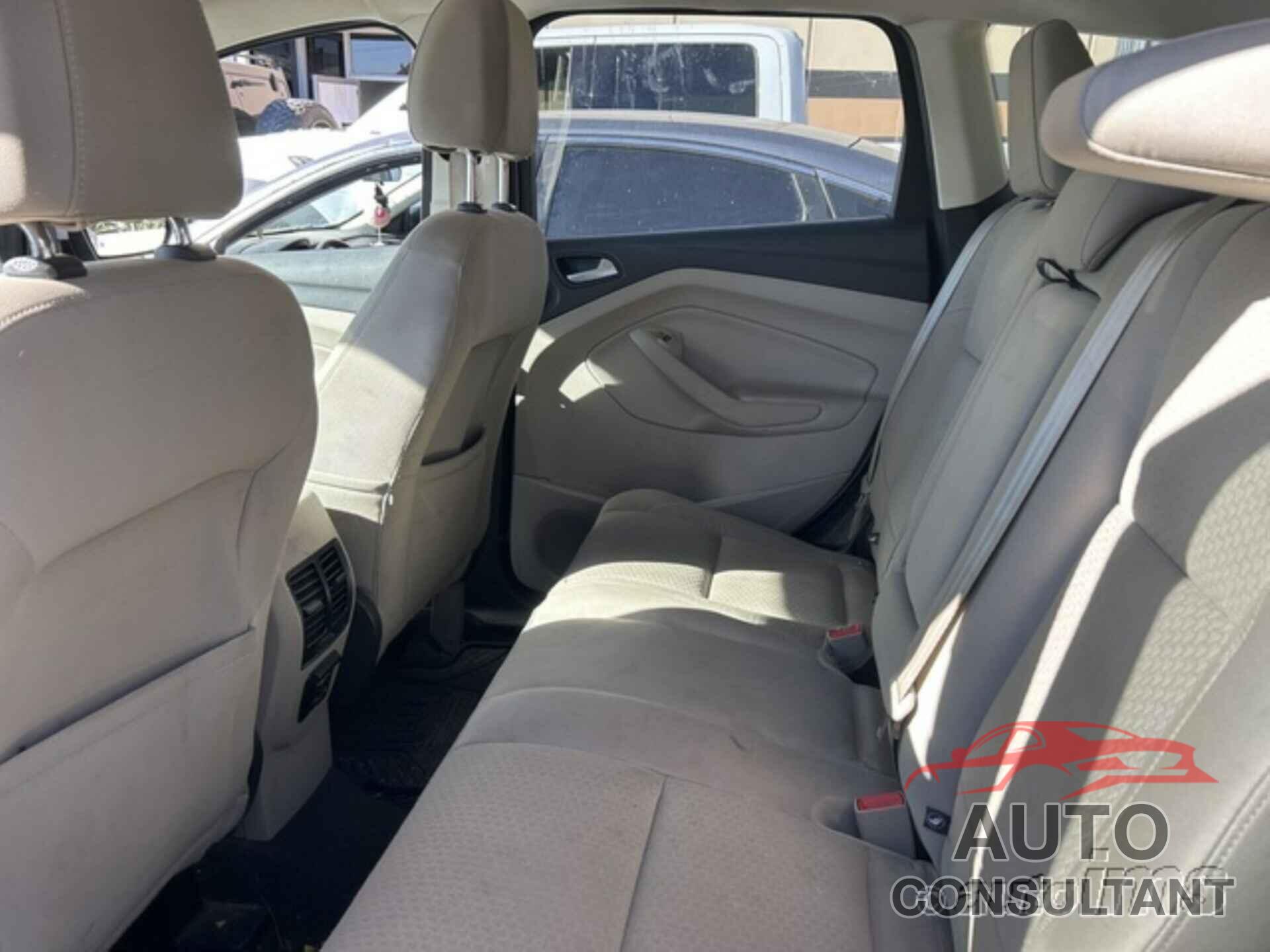 FORD ESCAPE 2017 - 1FMCU9GD5HUE76856