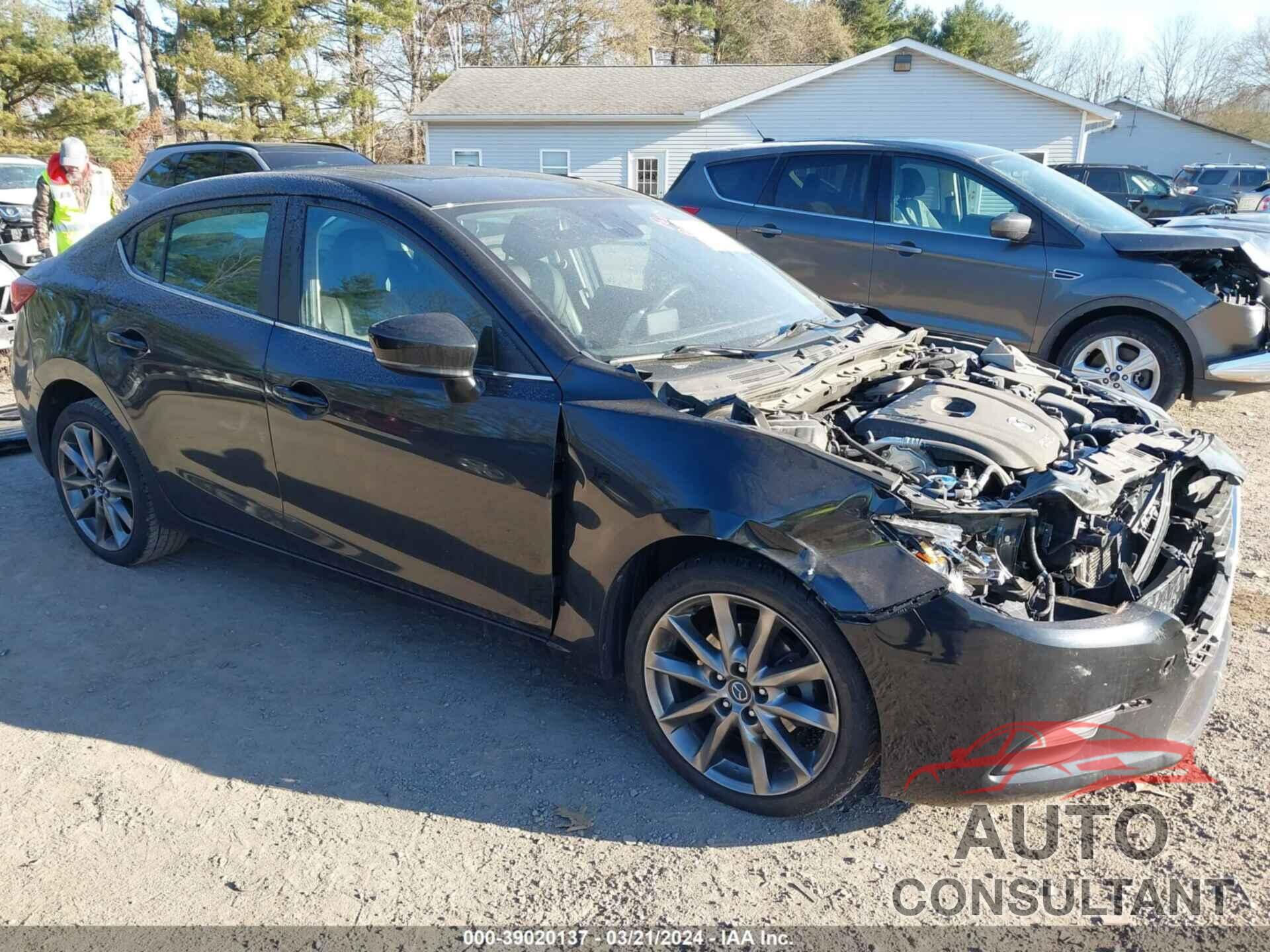 MAZDA MAZDA3 2018 - 3MZBN1V32JM222716