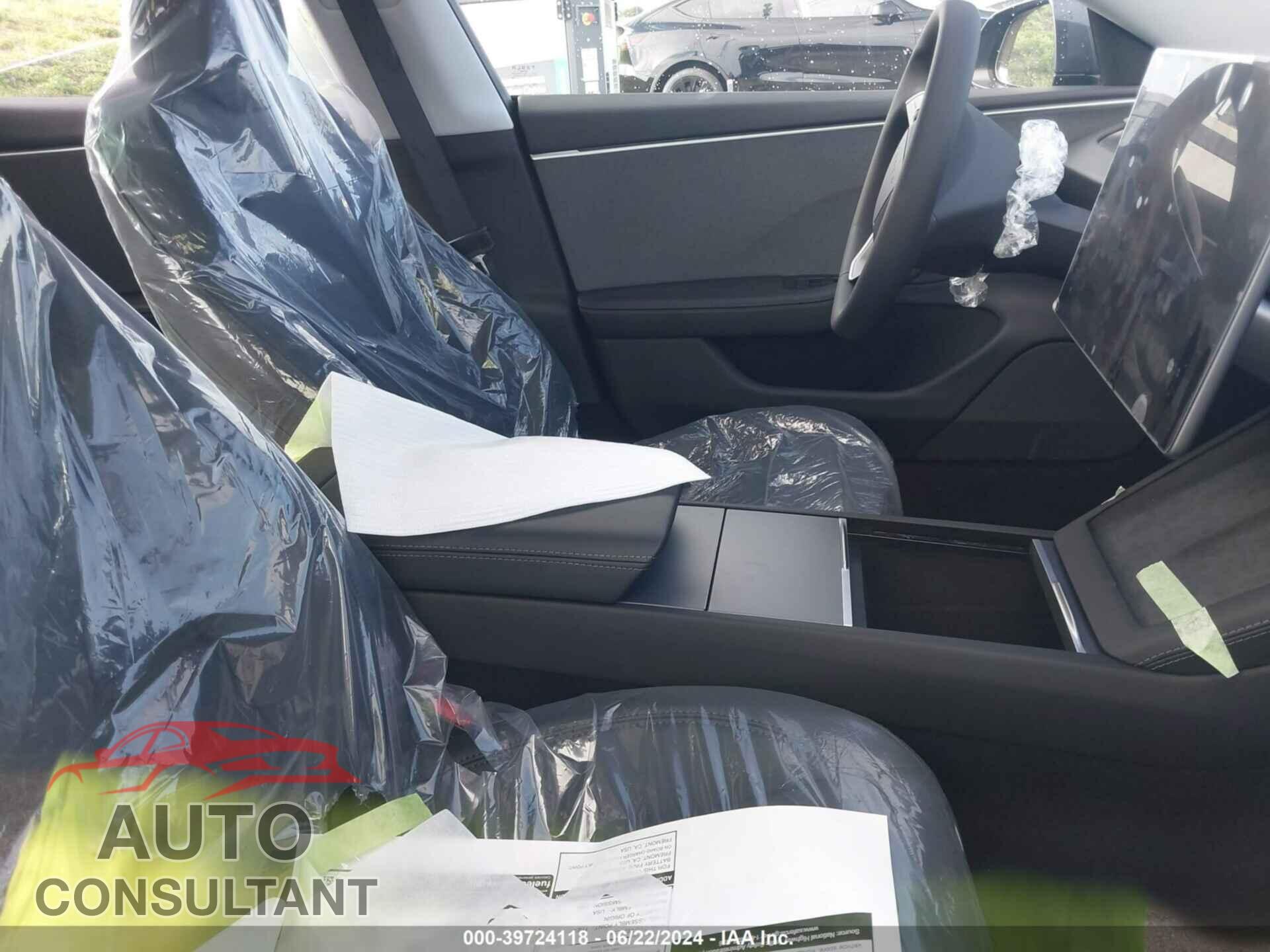 TESLA MODEL 3 2024 - 5YJ3E1EA8RF751612