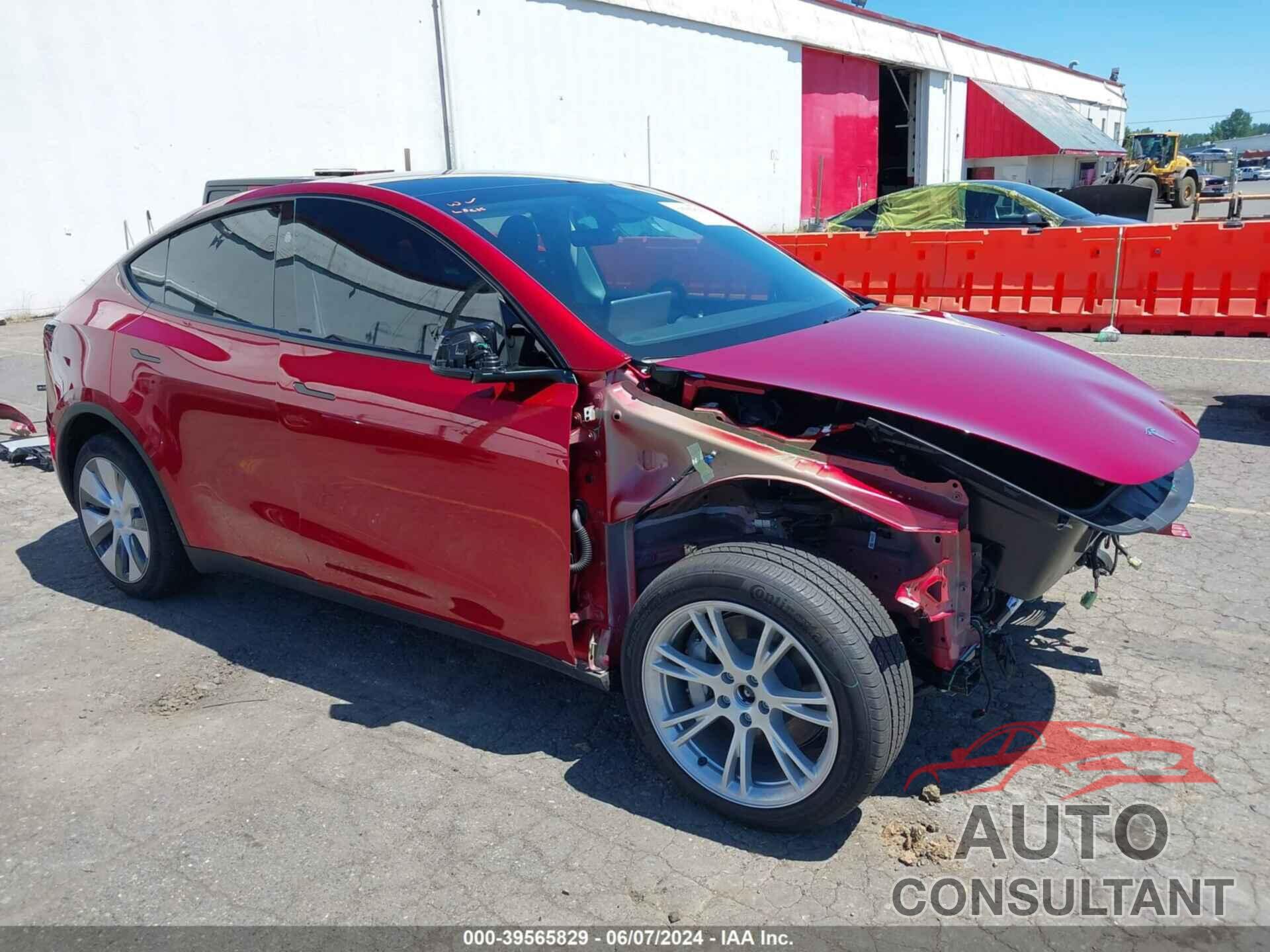 TESLA MODEL Y 2024 - 7SAYGDEE3RF993747