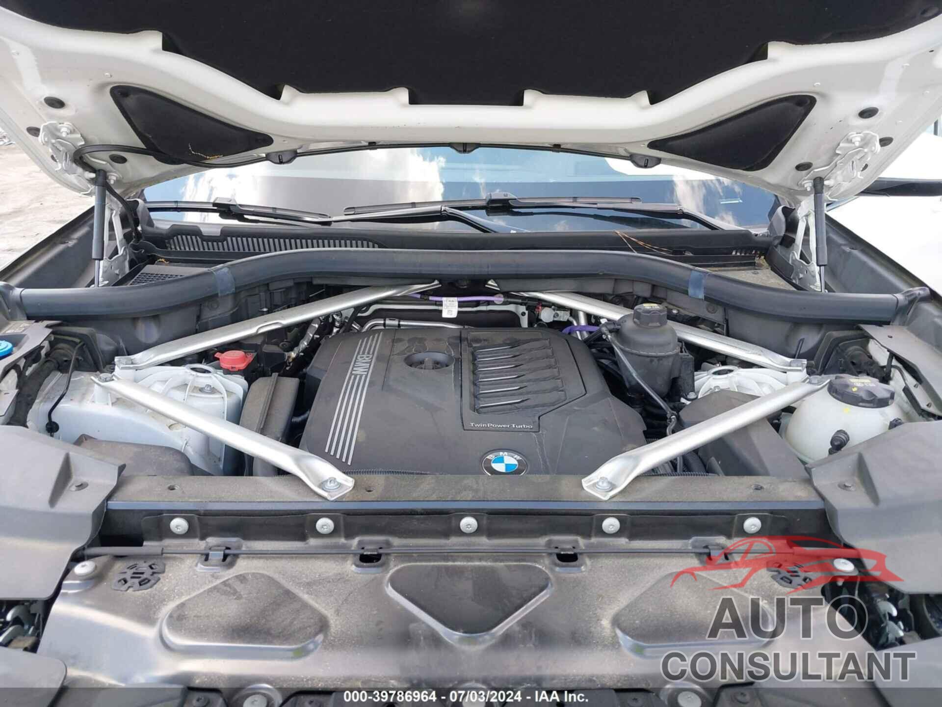BMW X5 2022 - 5UXCR6C01N9K68106