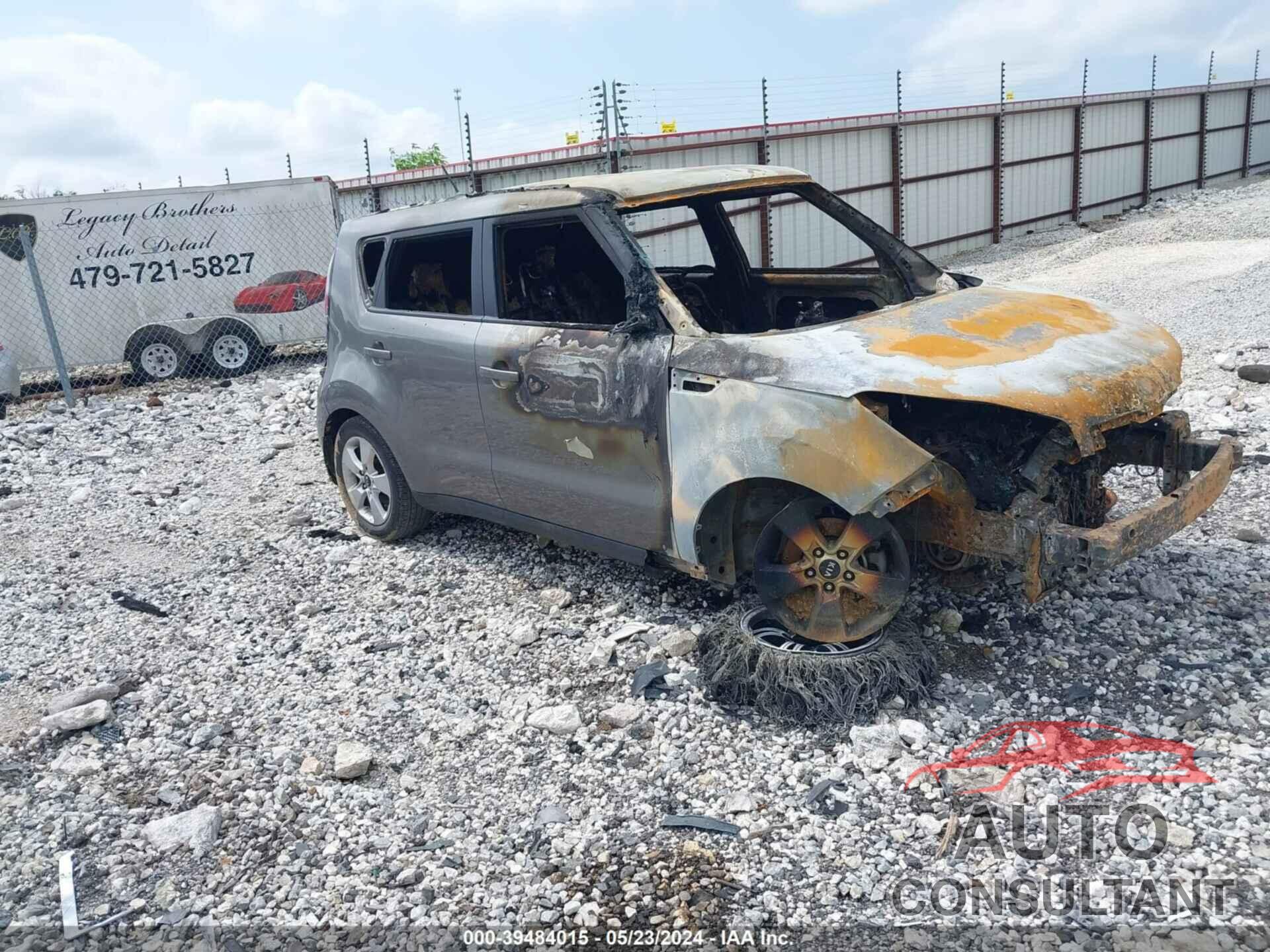 KIA SOUL 2018 - KNDJN2A2XJ7567469