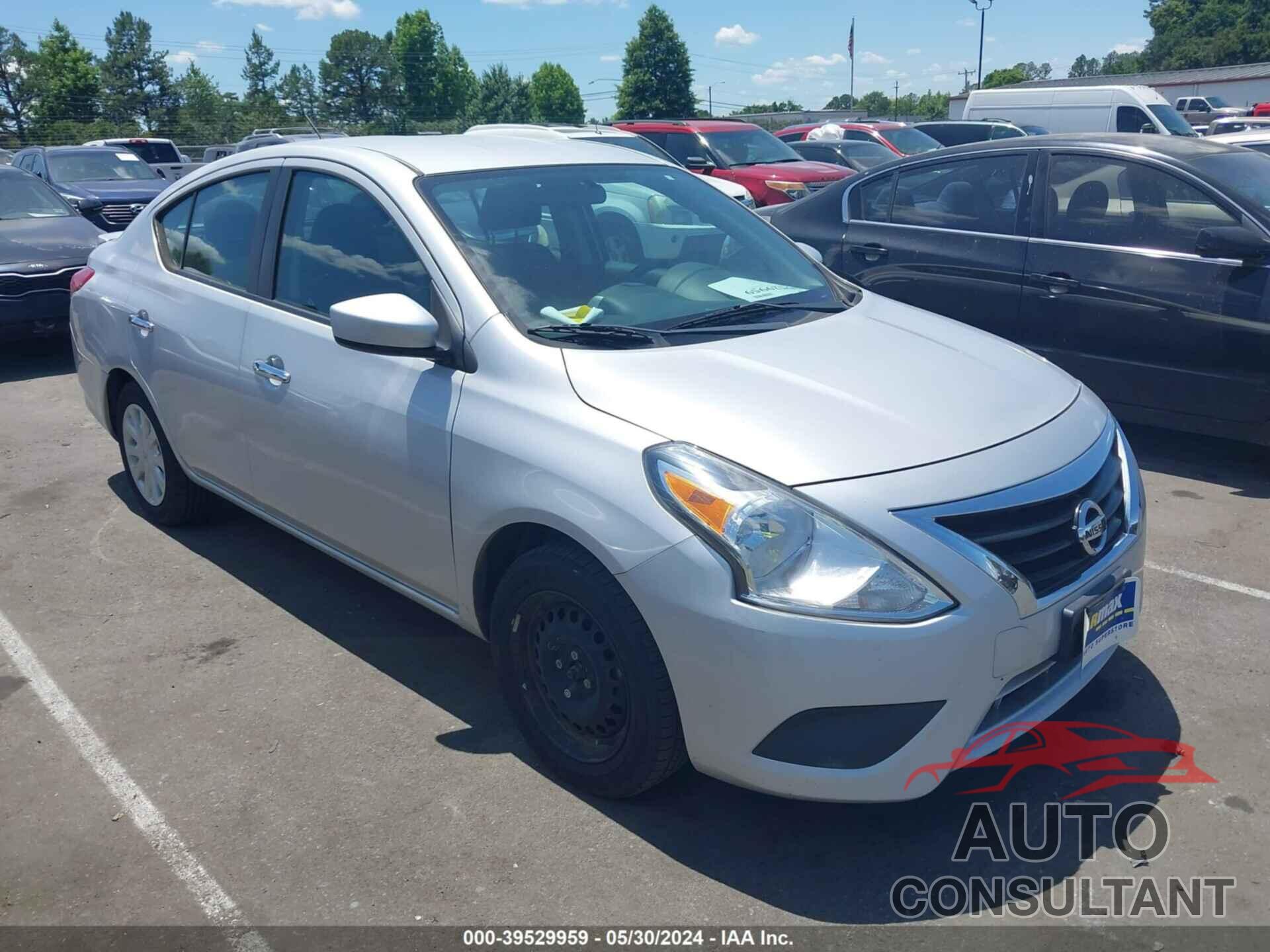 NISSAN VERSA 2017 - 3N1CN7AP0HL878919