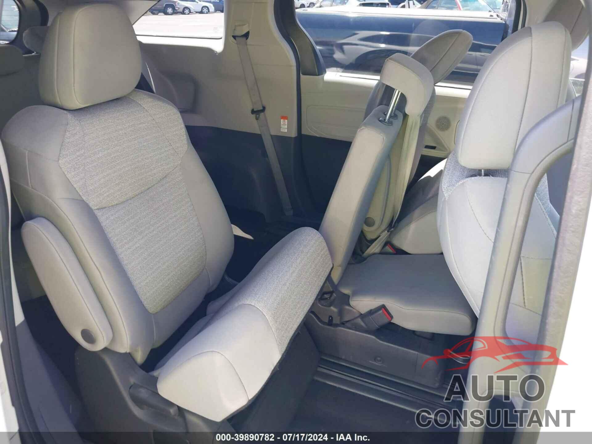 TOYOTA SIENNA 2022 - 5TDKRKEC7NS118743