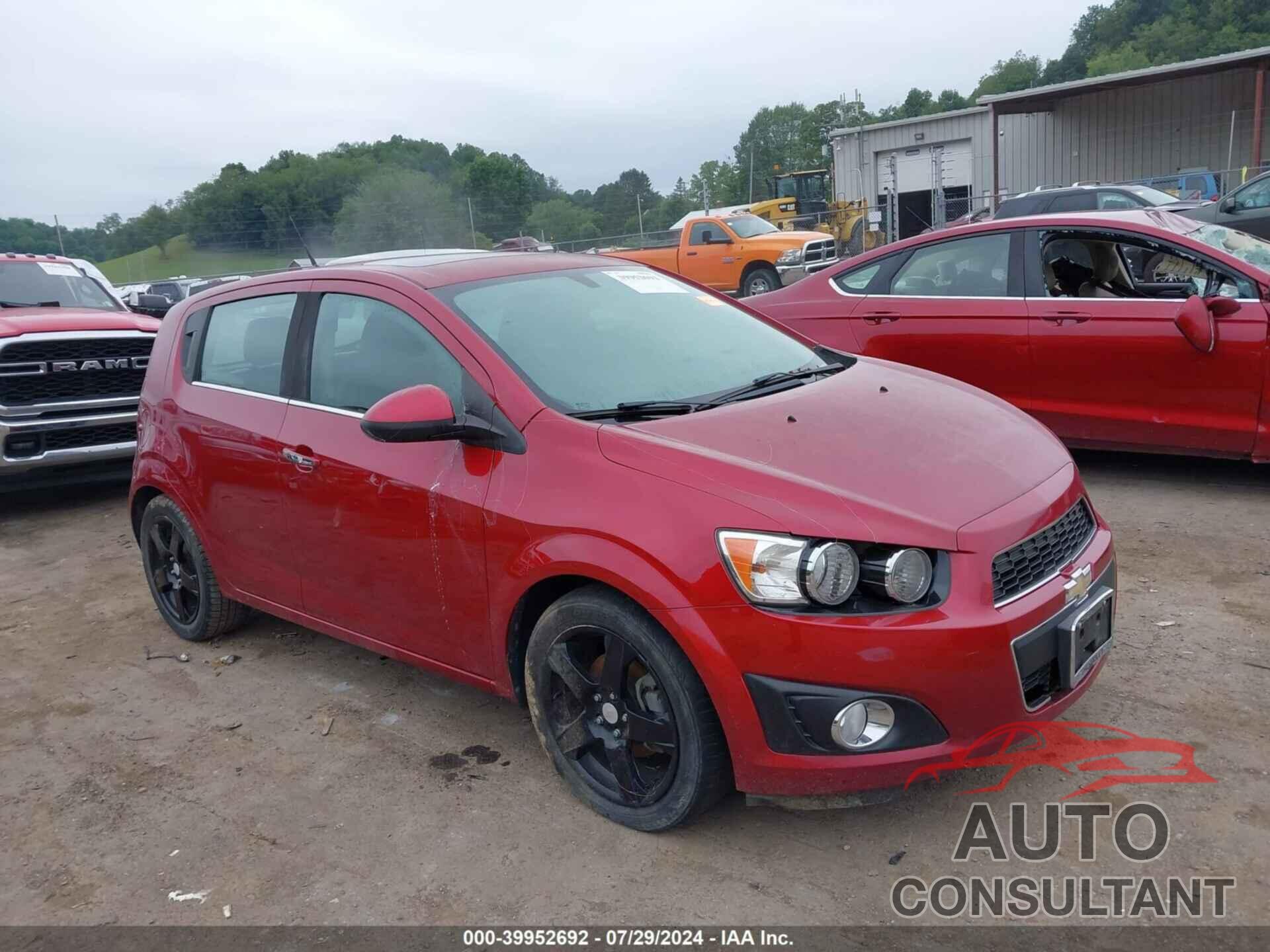 CHEVROLET SONIC 2014 - 1G1JF6SB1E4146520